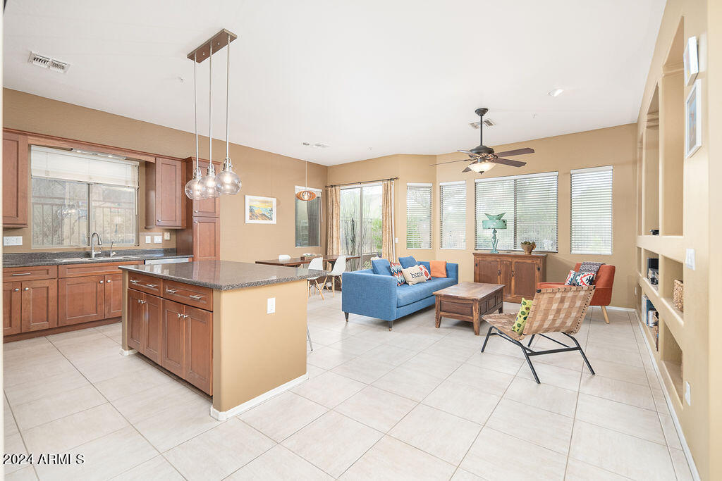 10585 E STAR OF THE DESERT Drive