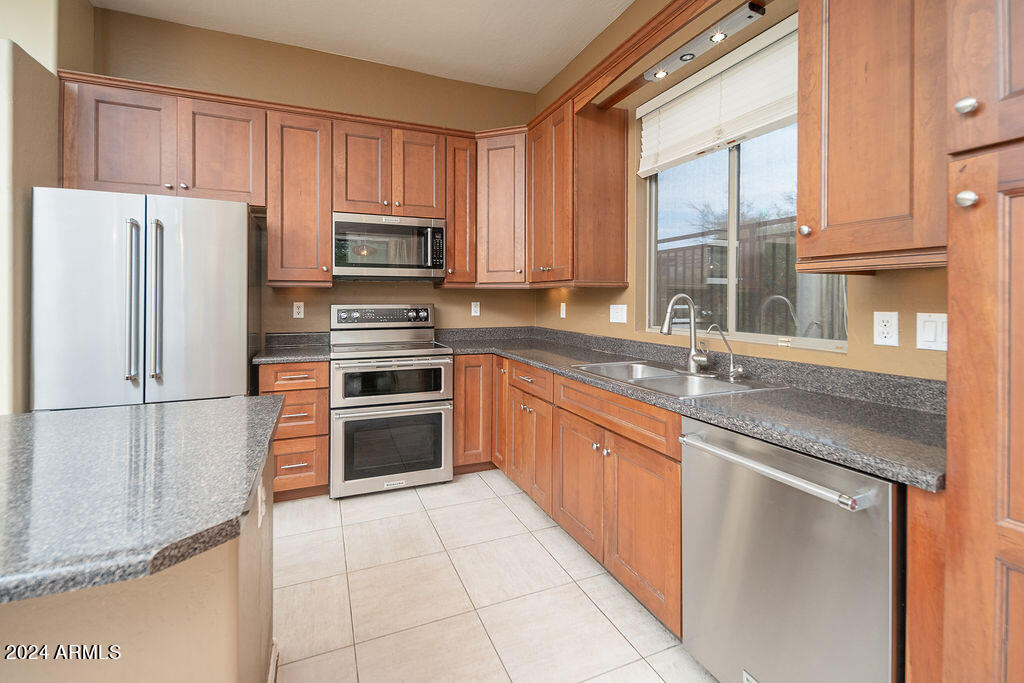 10585 E STAR OF THE DESERT Drive