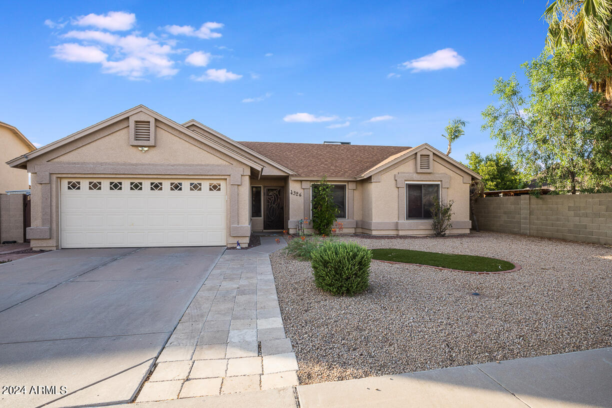 4326 E TOWNE Lane