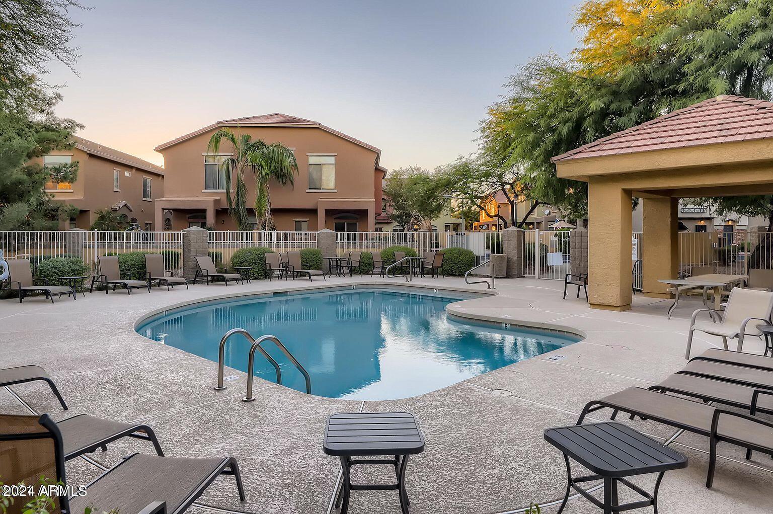 2150 E BELL Road # 1085