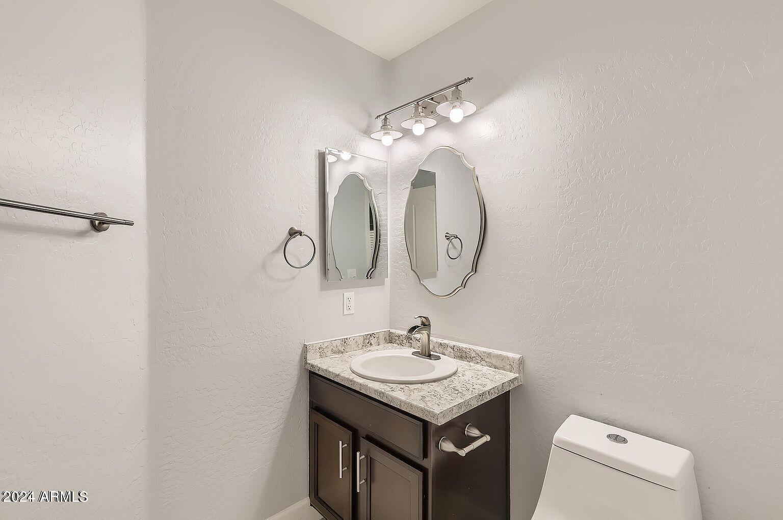 2150 E BELL Road # 1085