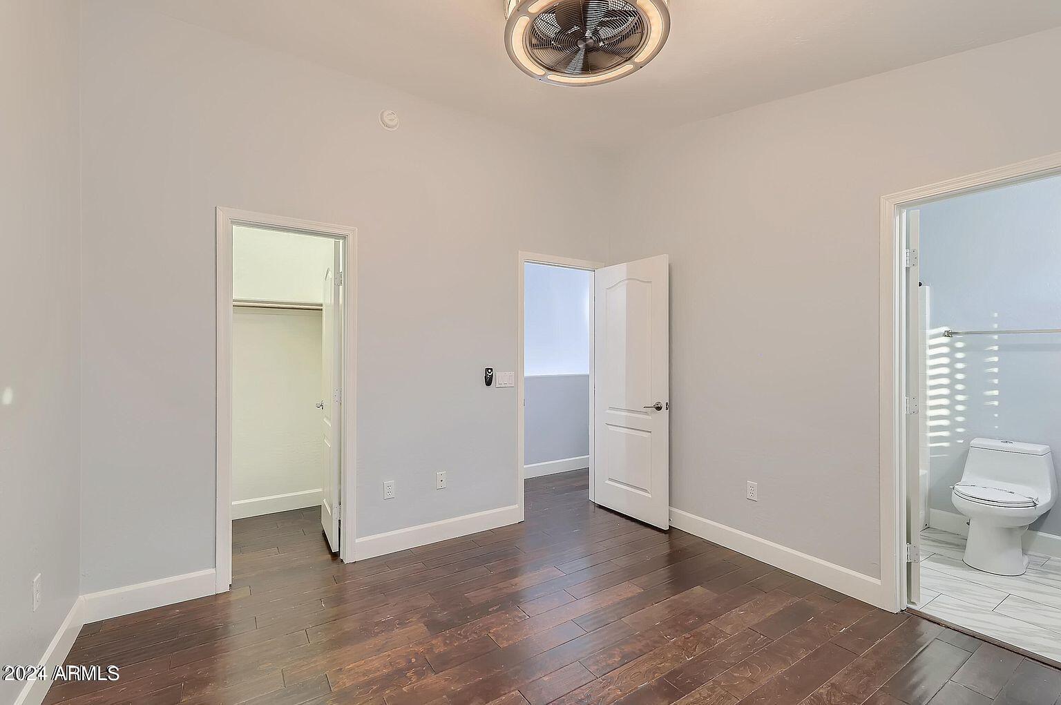 2150 E BELL Road # 1085