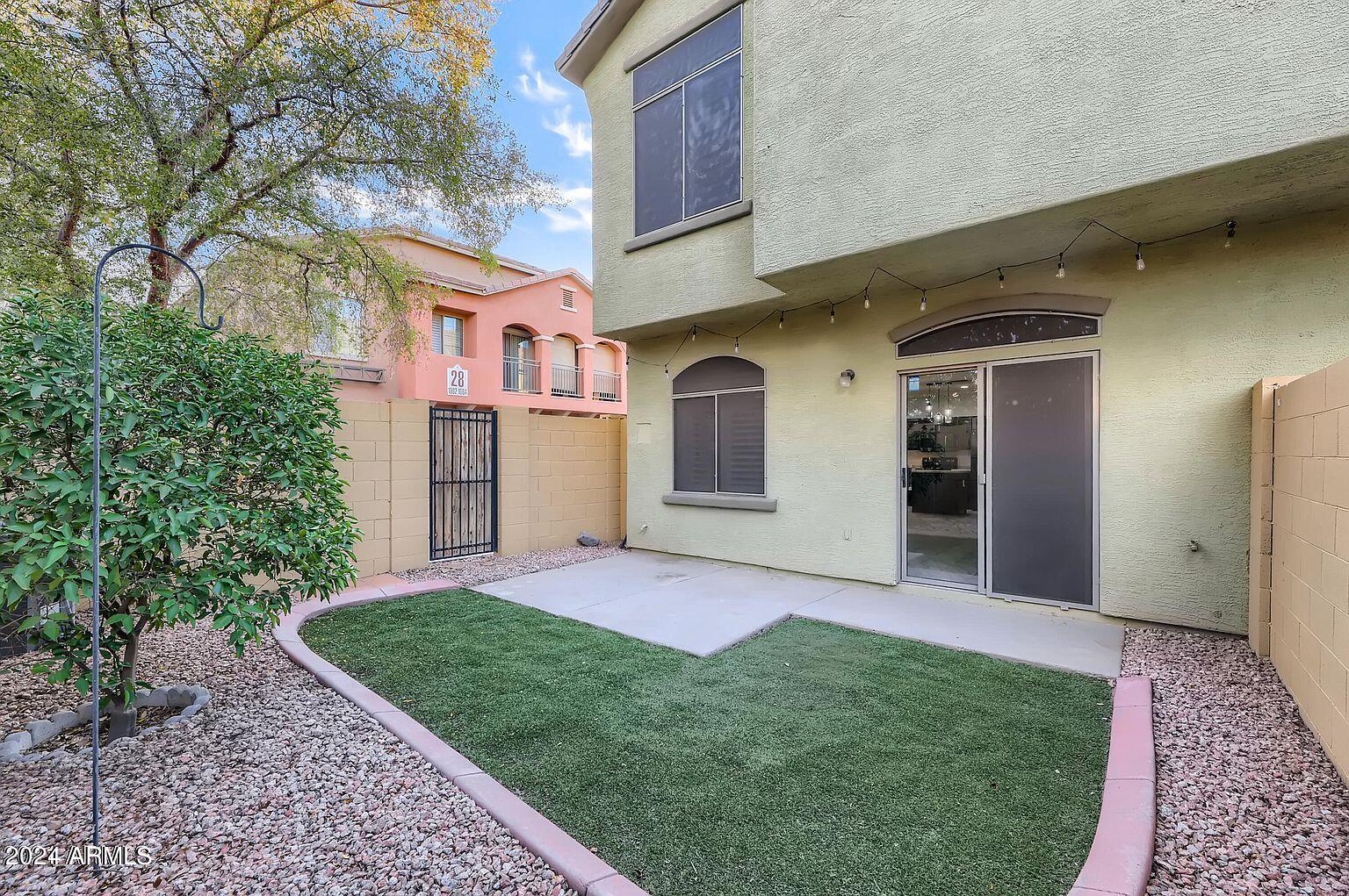 2150 E BELL Road # 1085