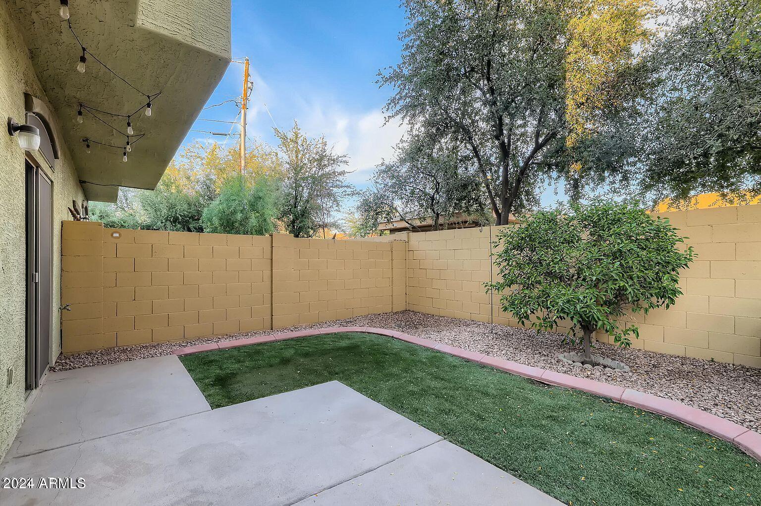 2150 E BELL Road # 1085