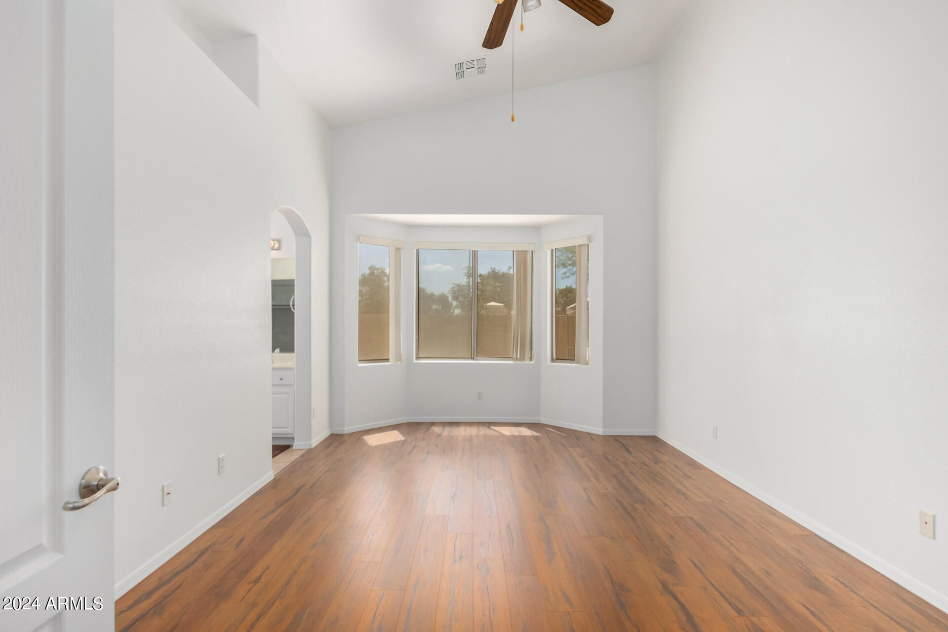 1024 N MOCCASIN Trail