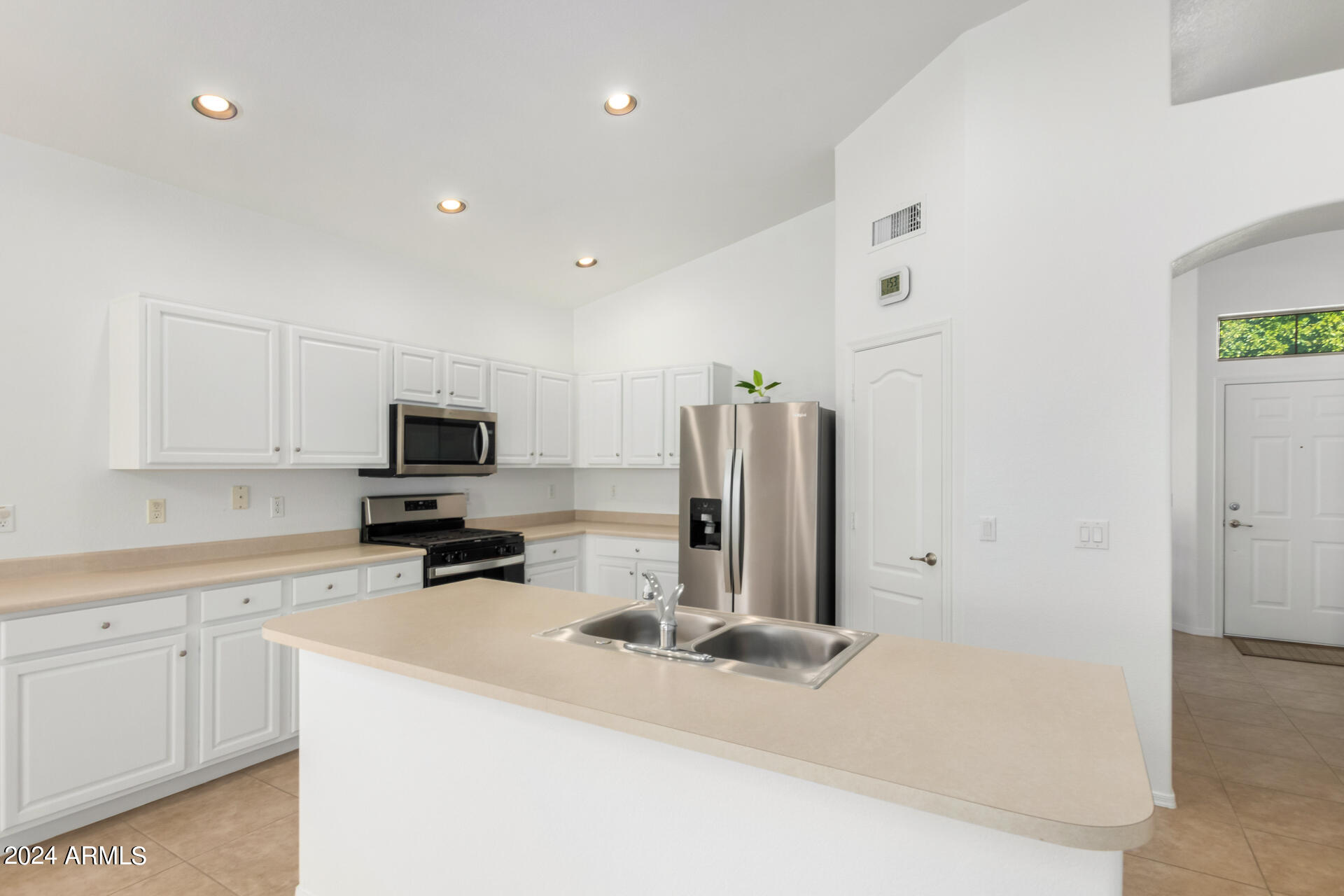 1024 N MOCCASIN Trail