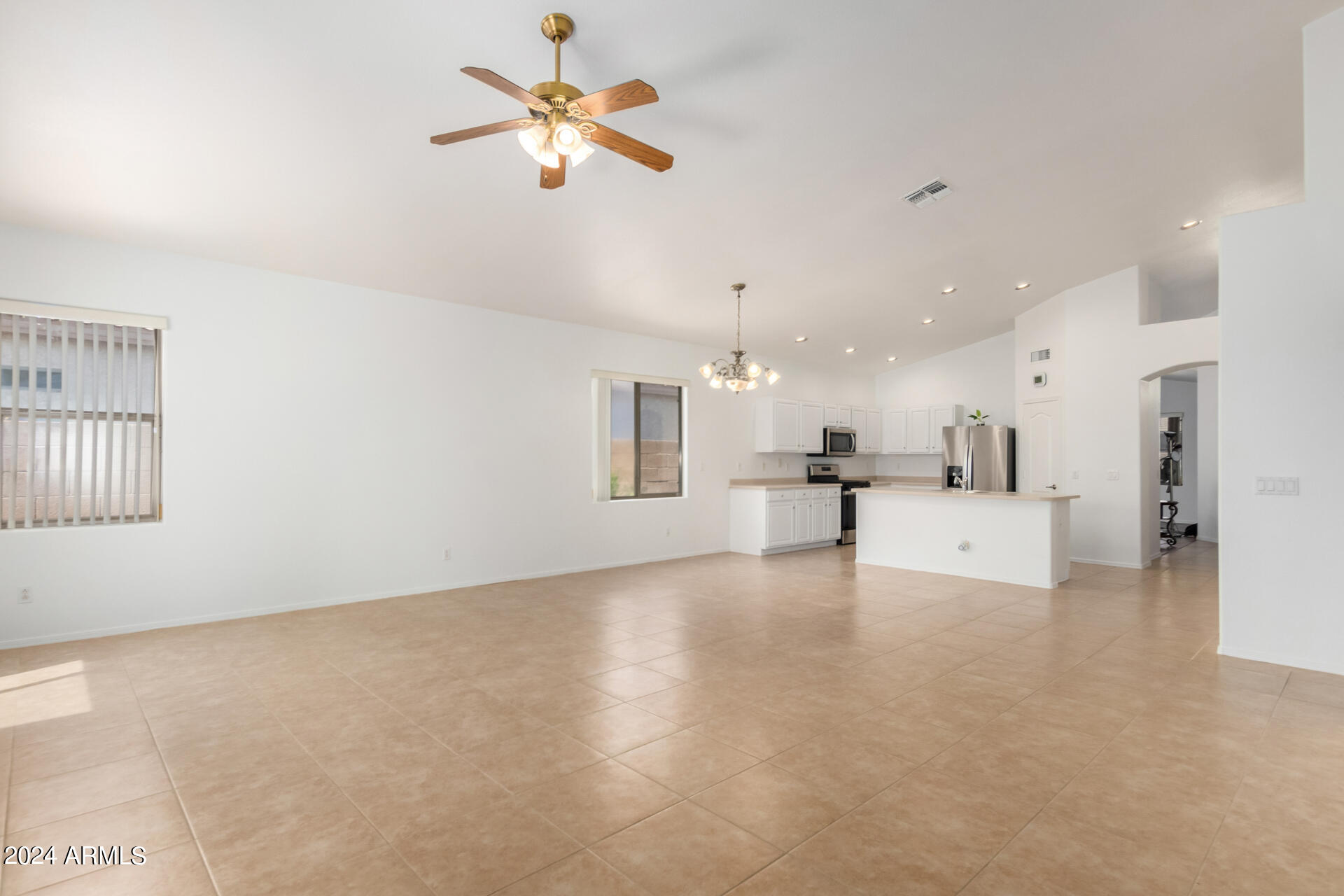 1024 N MOCCASIN Trail