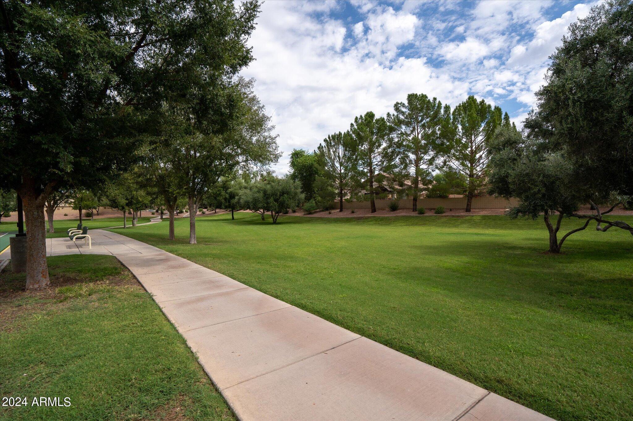 1024 N MOCCASIN Trail