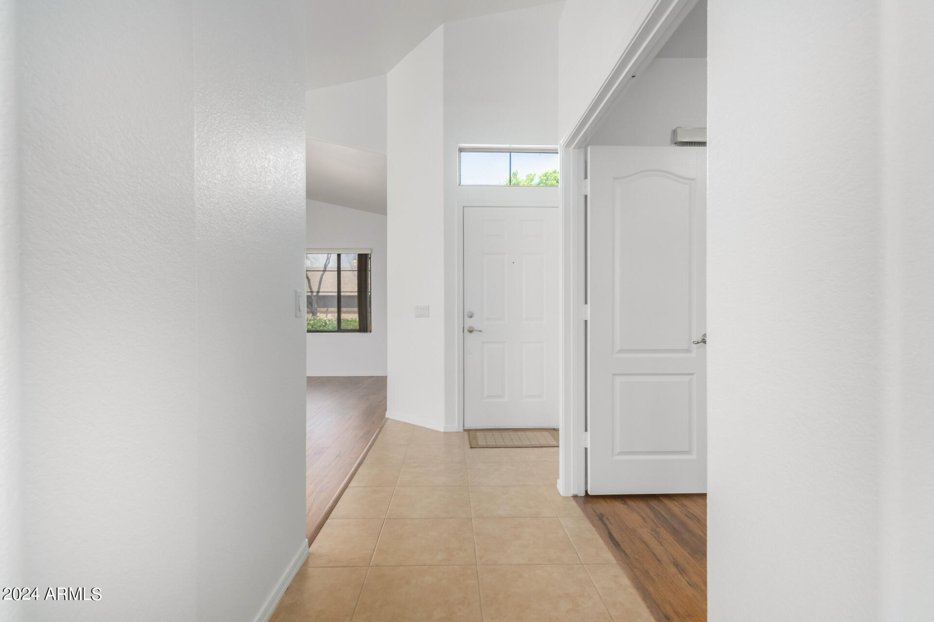 1024 N MOCCASIN Trail