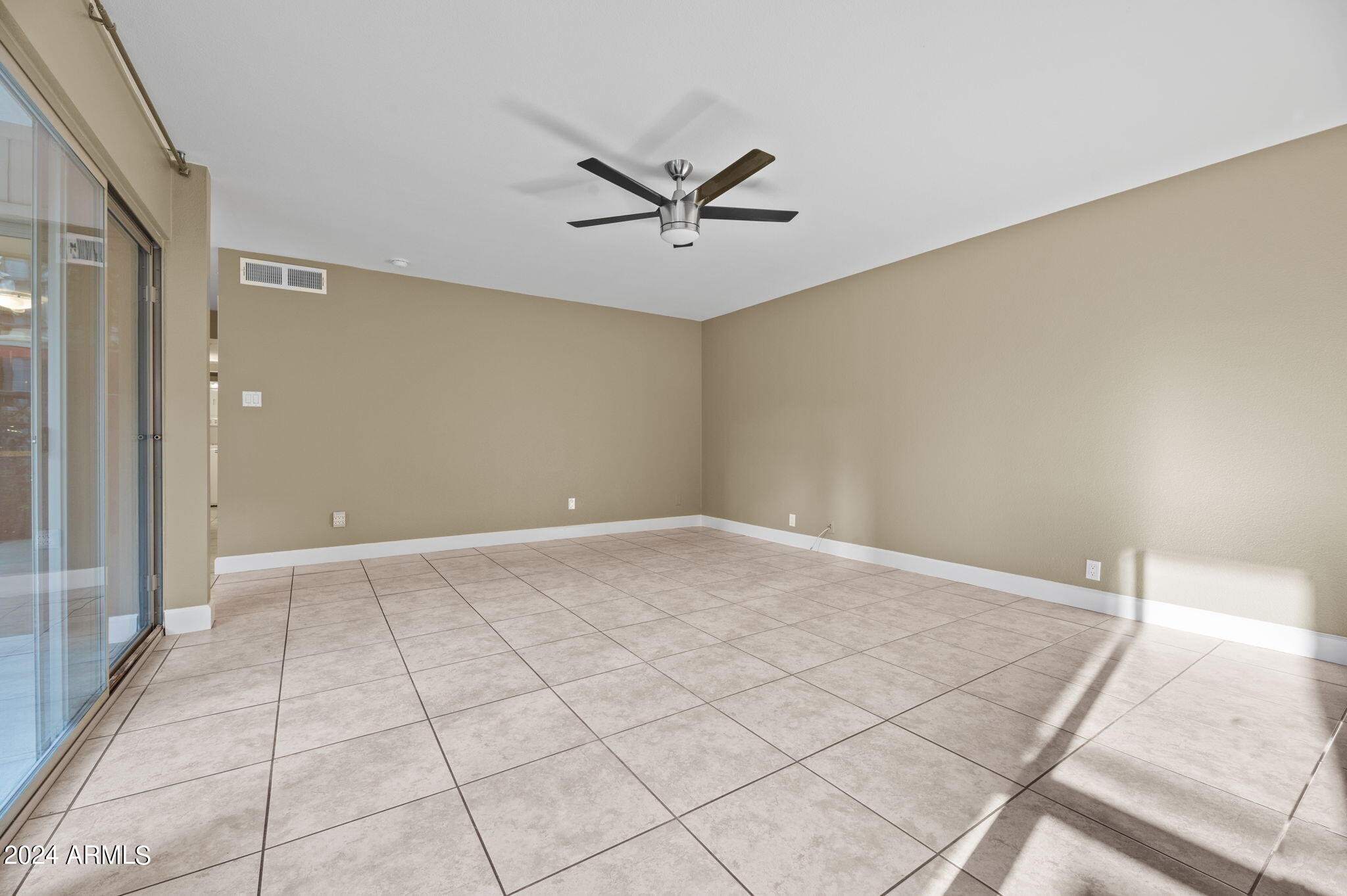 1241 E MEDLOCK Drive # 113