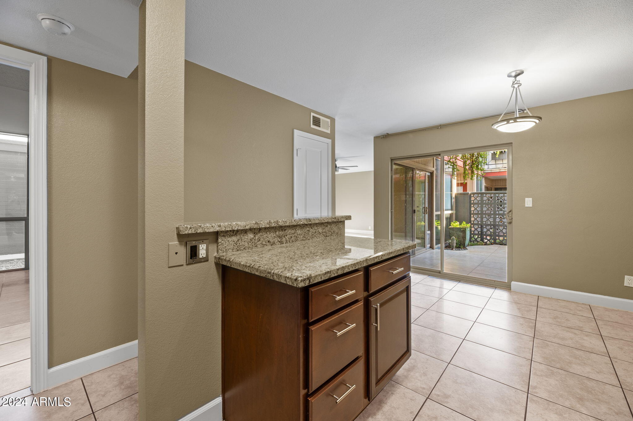 1241 E MEDLOCK Drive # 113