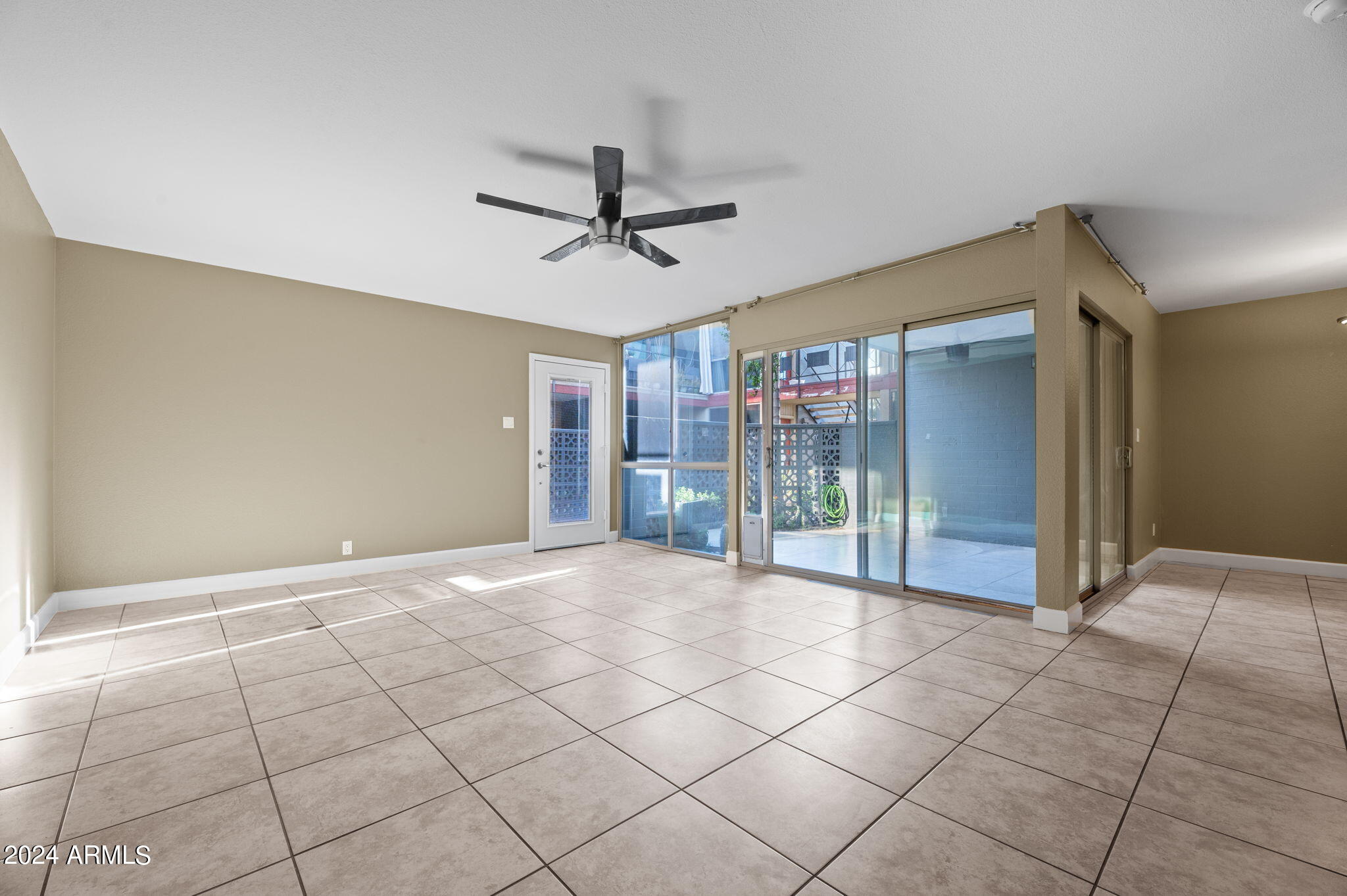 1241 E MEDLOCK Drive # 113