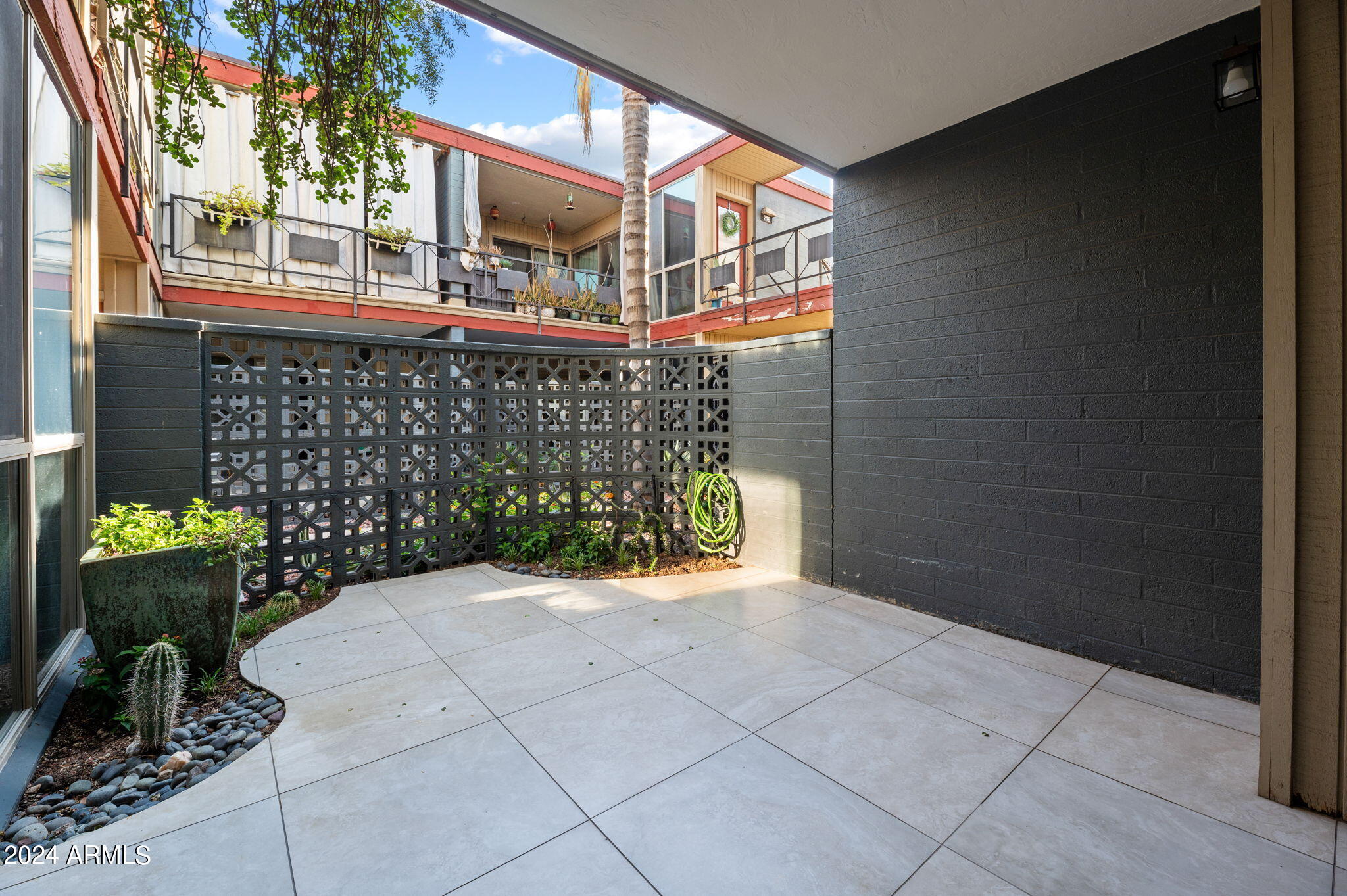 1241 E MEDLOCK Drive # 113