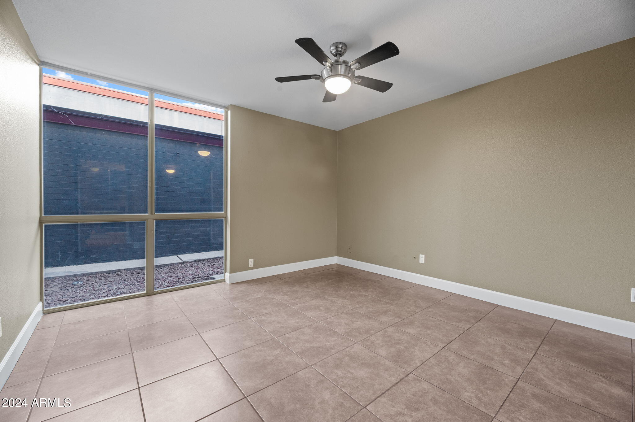 1241 E MEDLOCK Drive # 113