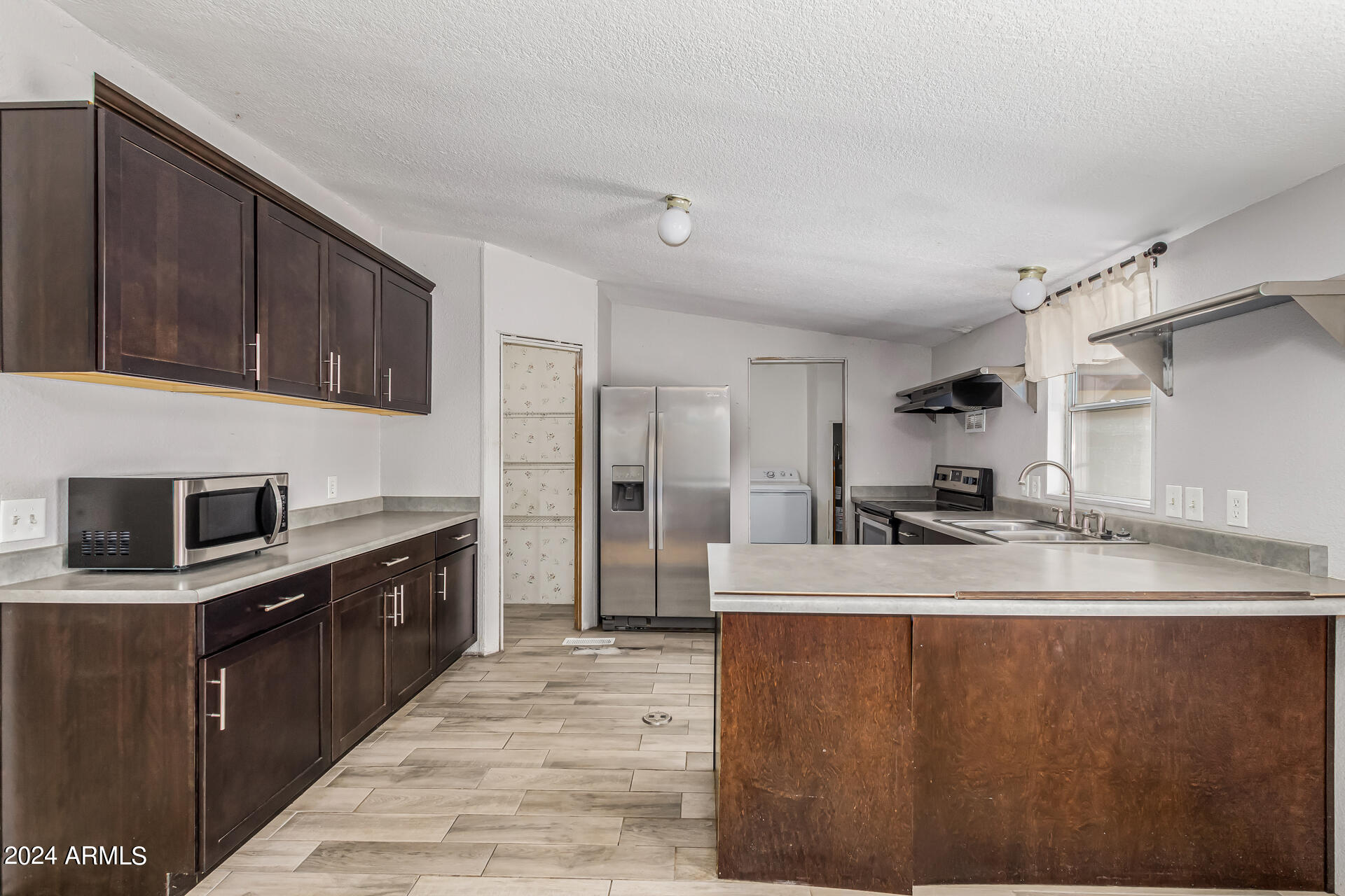 2420 W WOLFTRAP Road