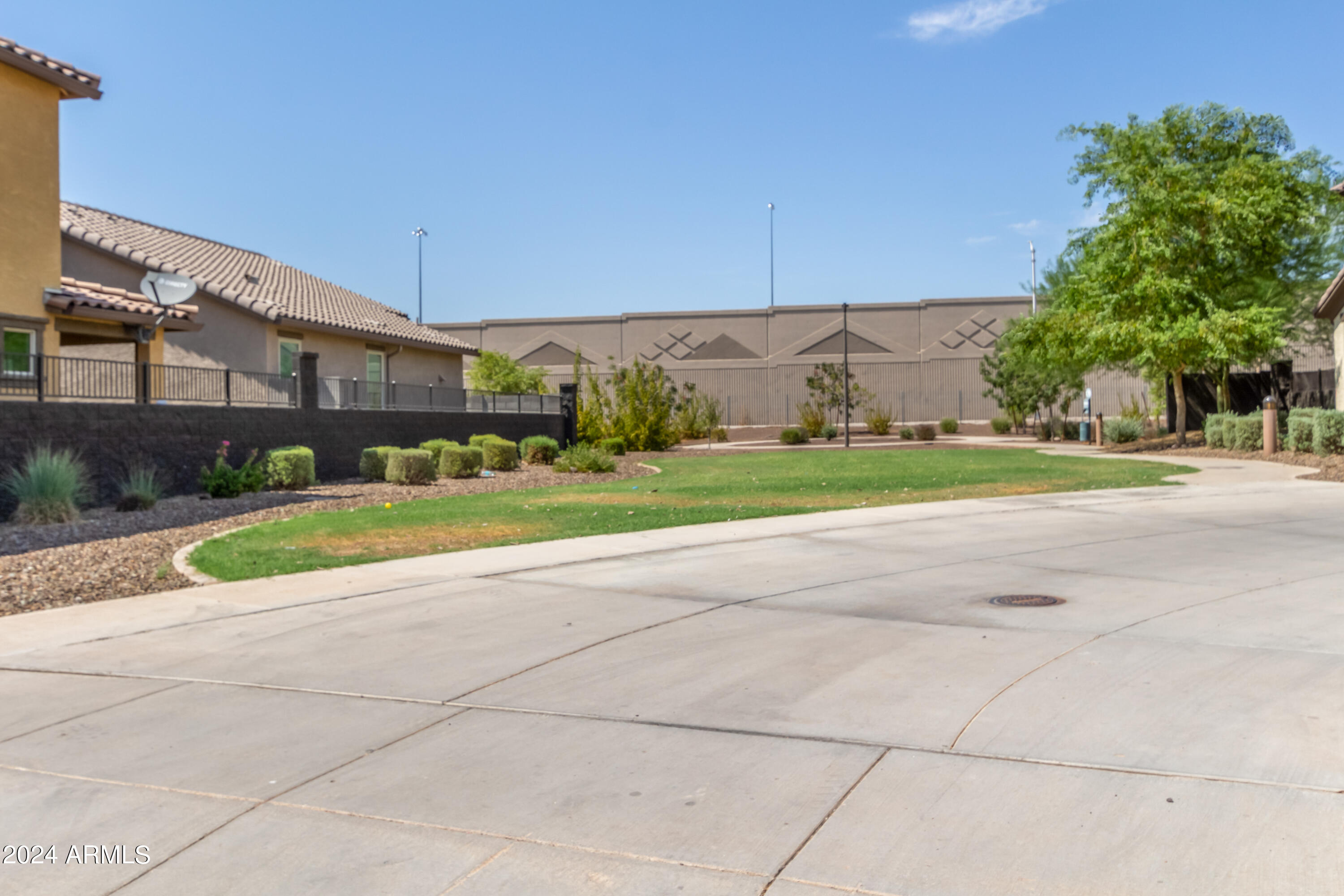 16245 W CULVER Street