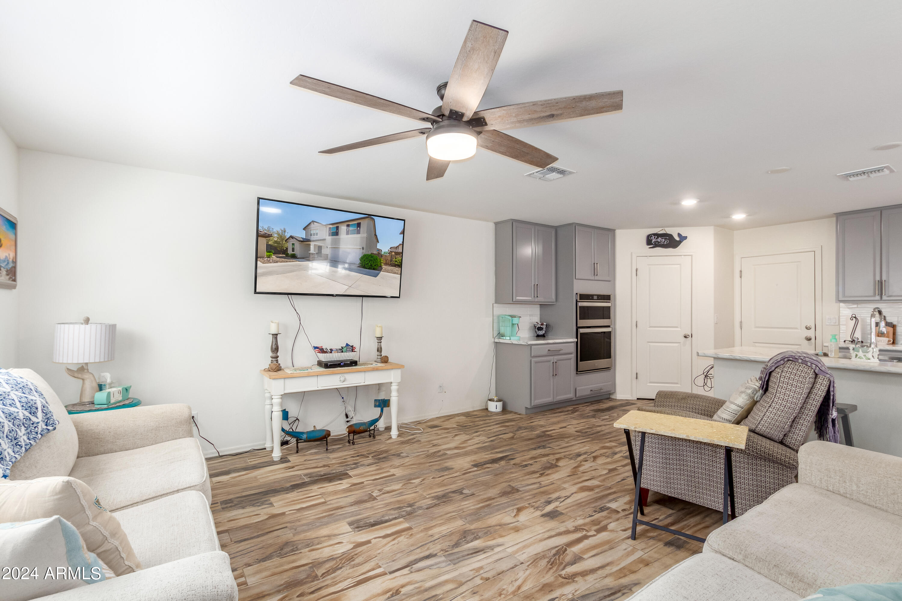 16245 W CULVER Street