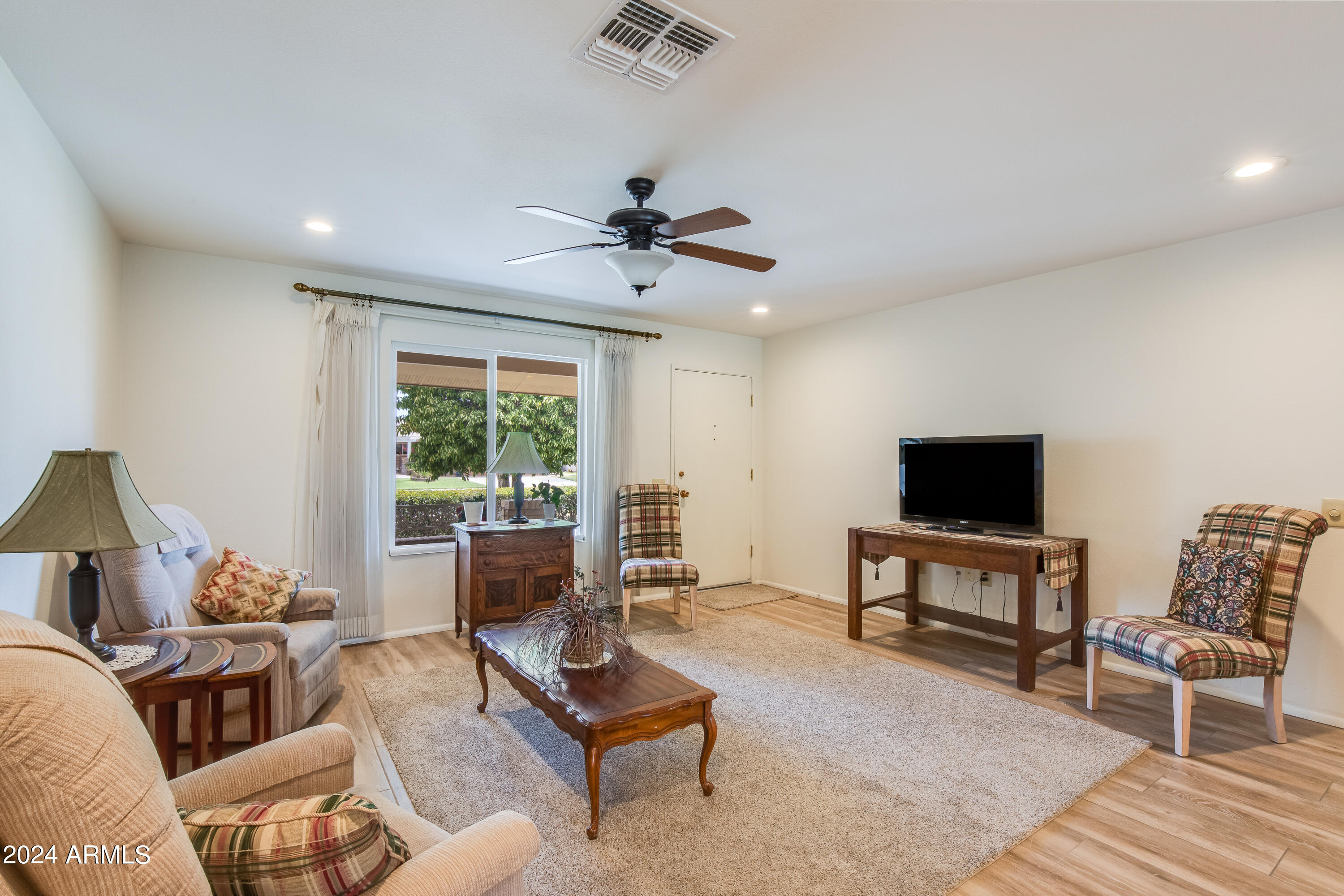 9637 W OAK RIDGE Drive