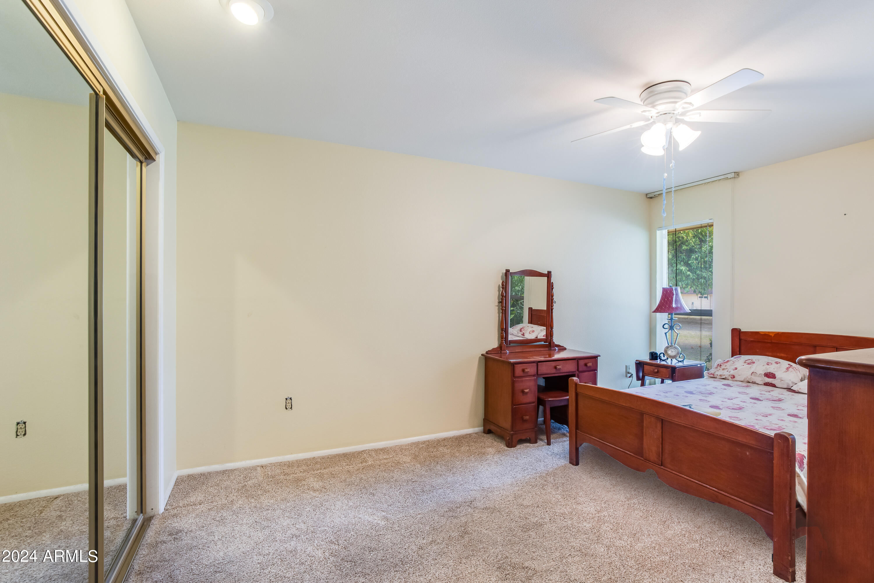 9637 W OAK RIDGE Drive