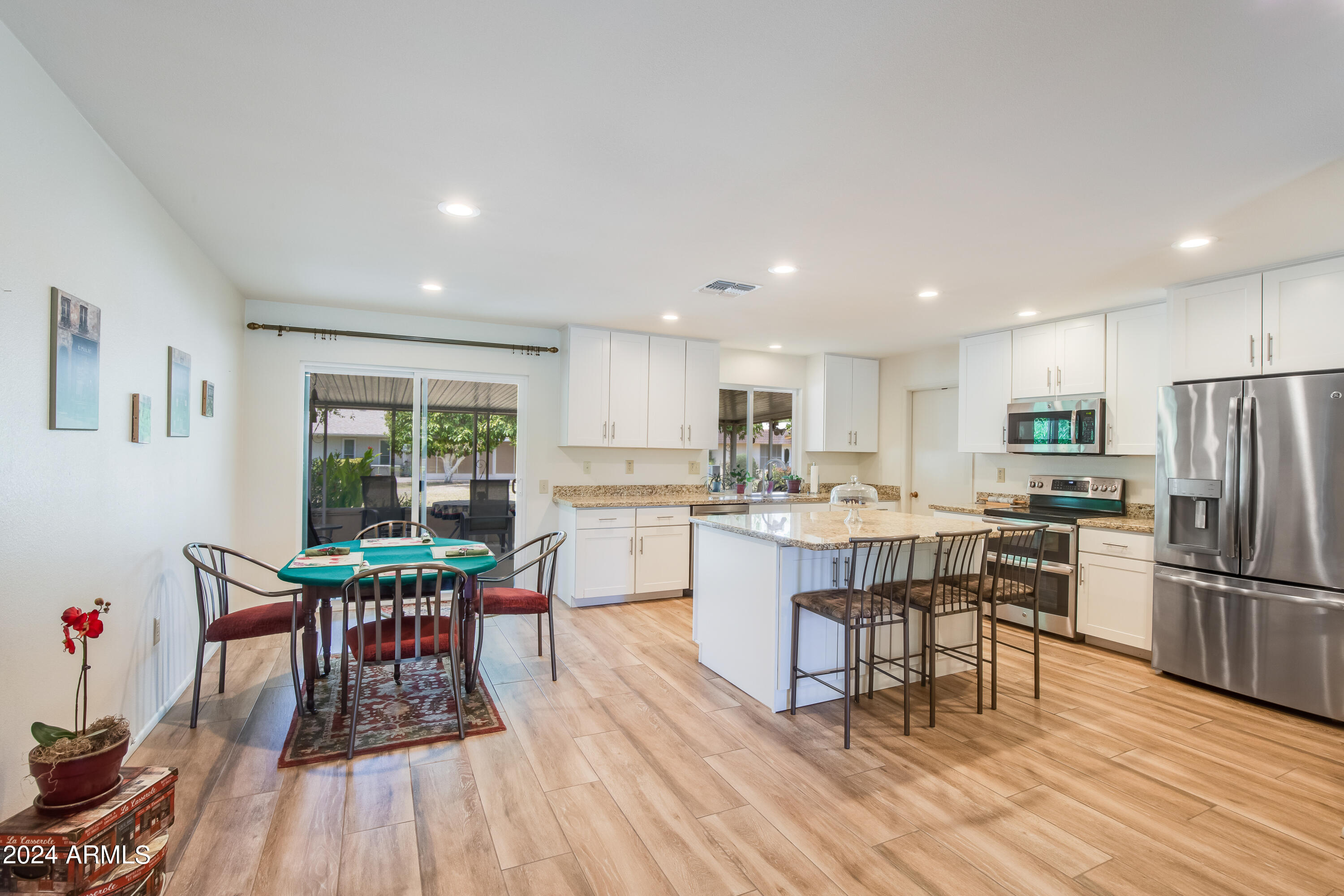 9637 W OAK RIDGE Drive