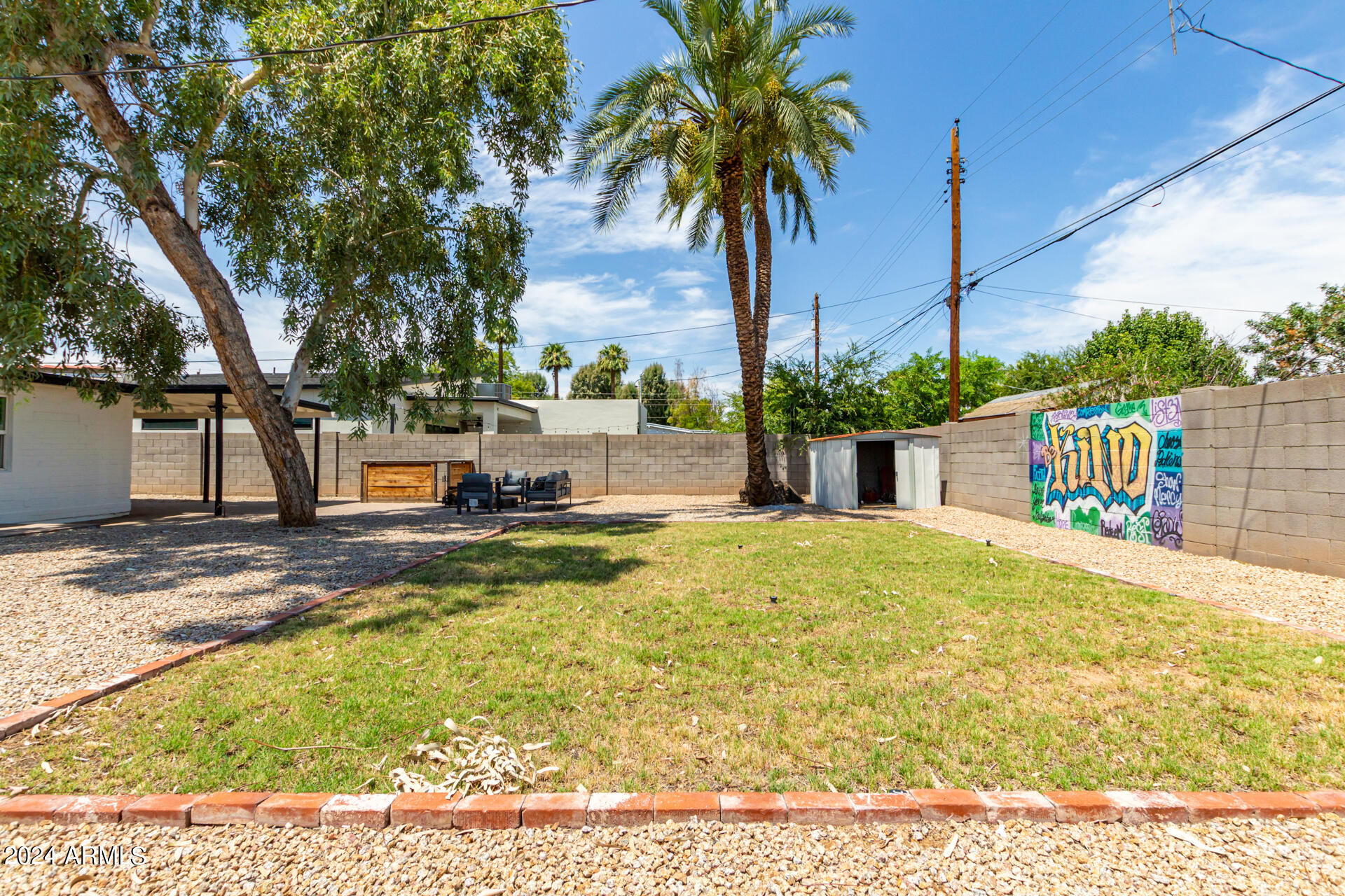 2314 E WHITTON Avenue