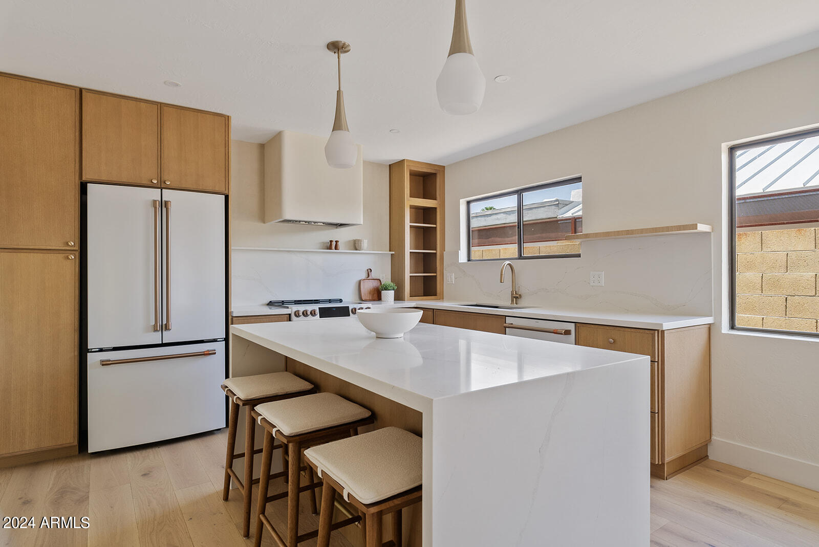 5441 E ROANOKE Avenue