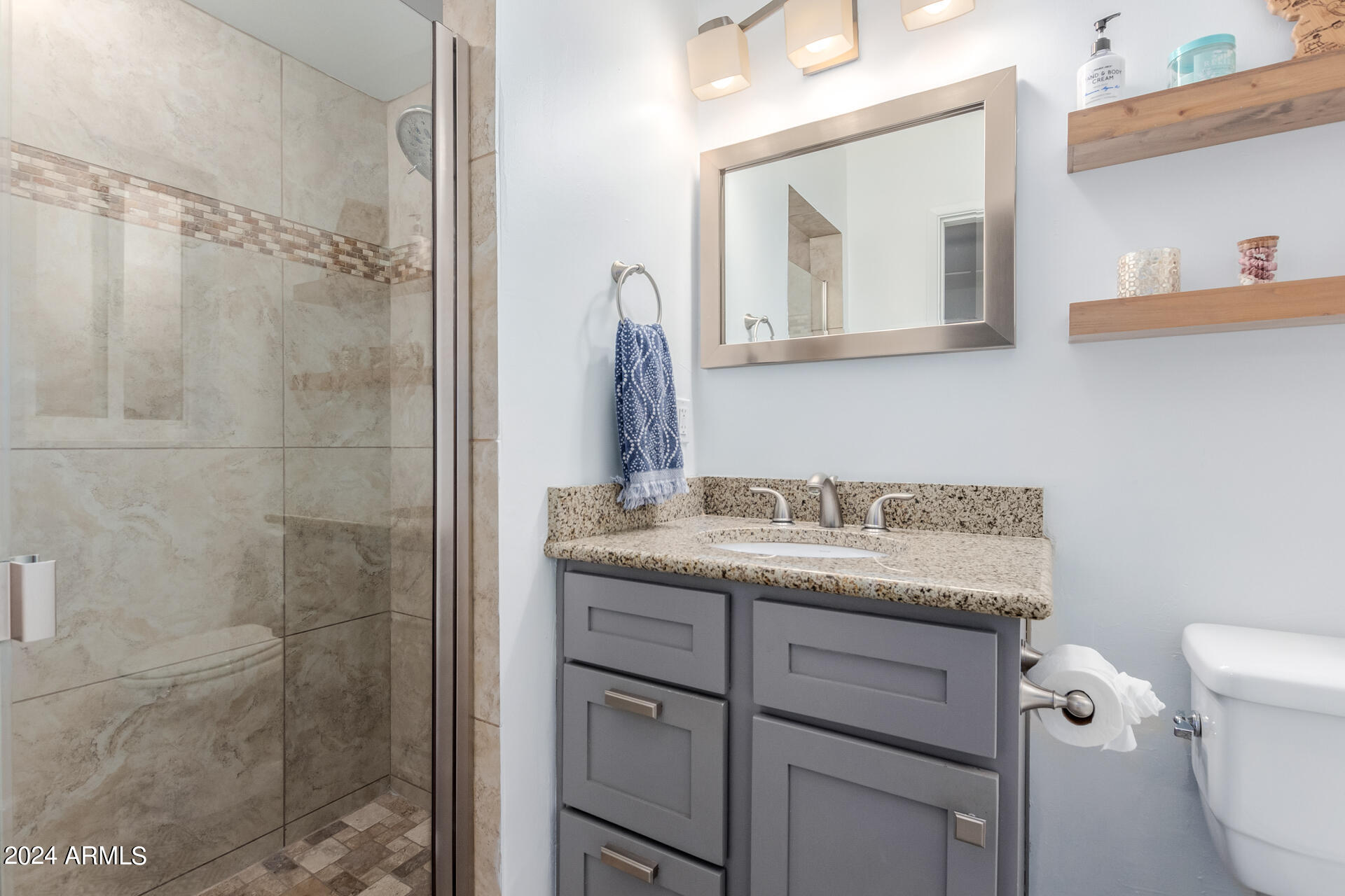 2446 E PIERSON Street