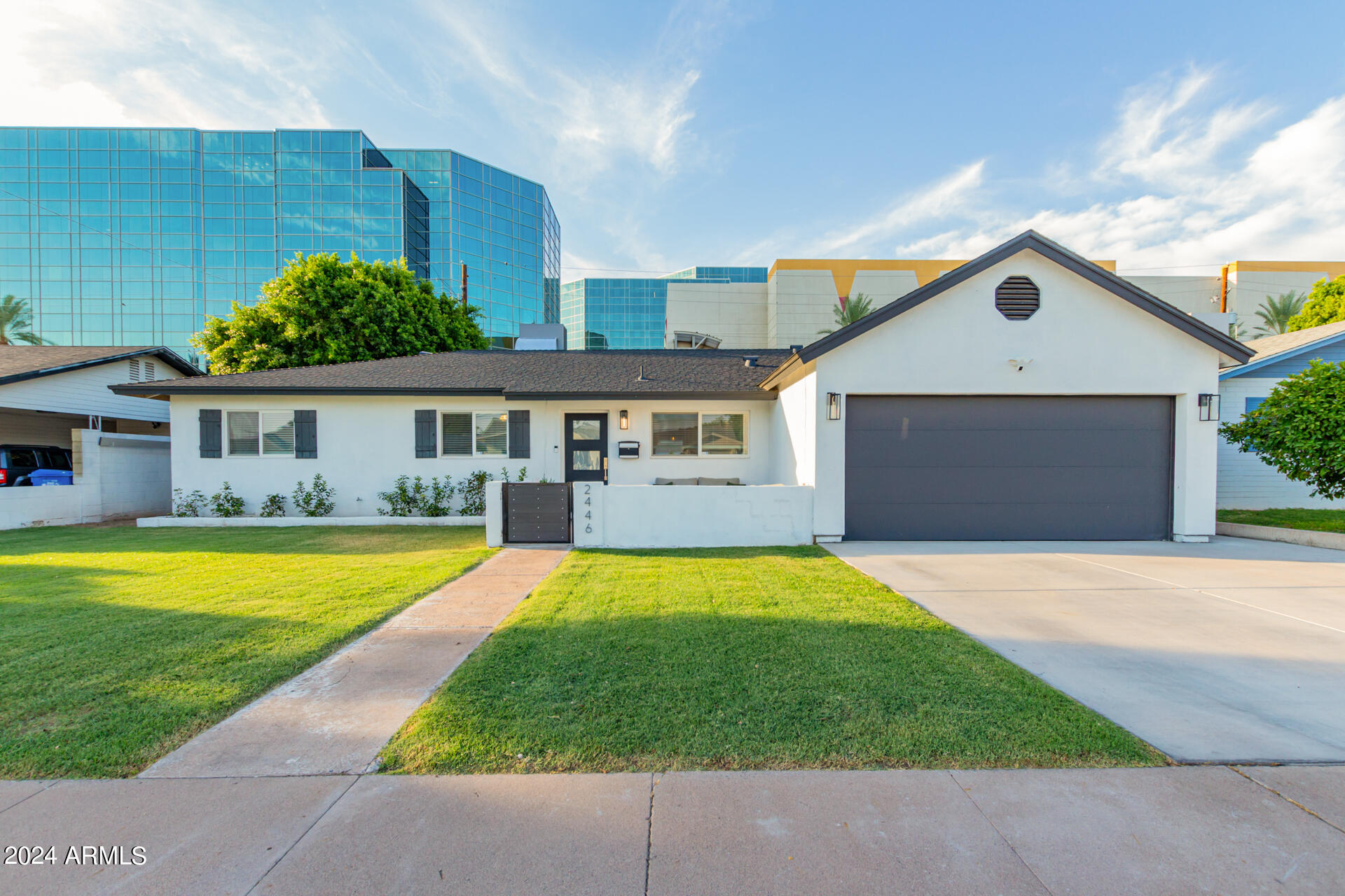 2446 E PIERSON Street