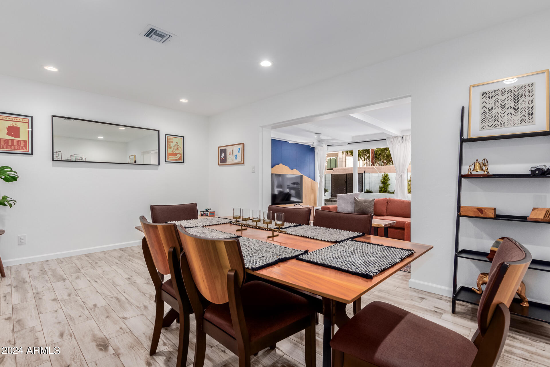 2446 E PIERSON Street