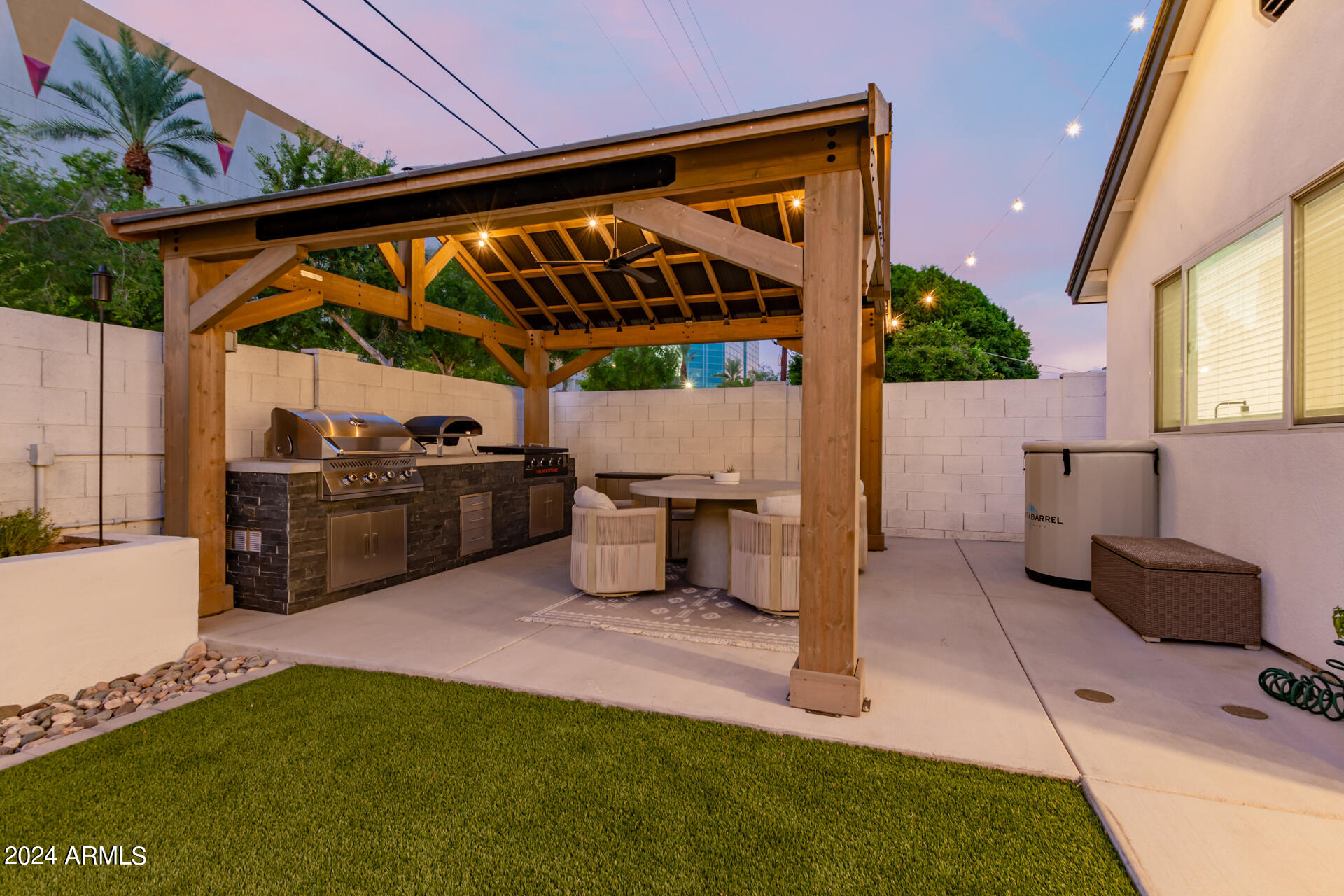 2446 E PIERSON Street