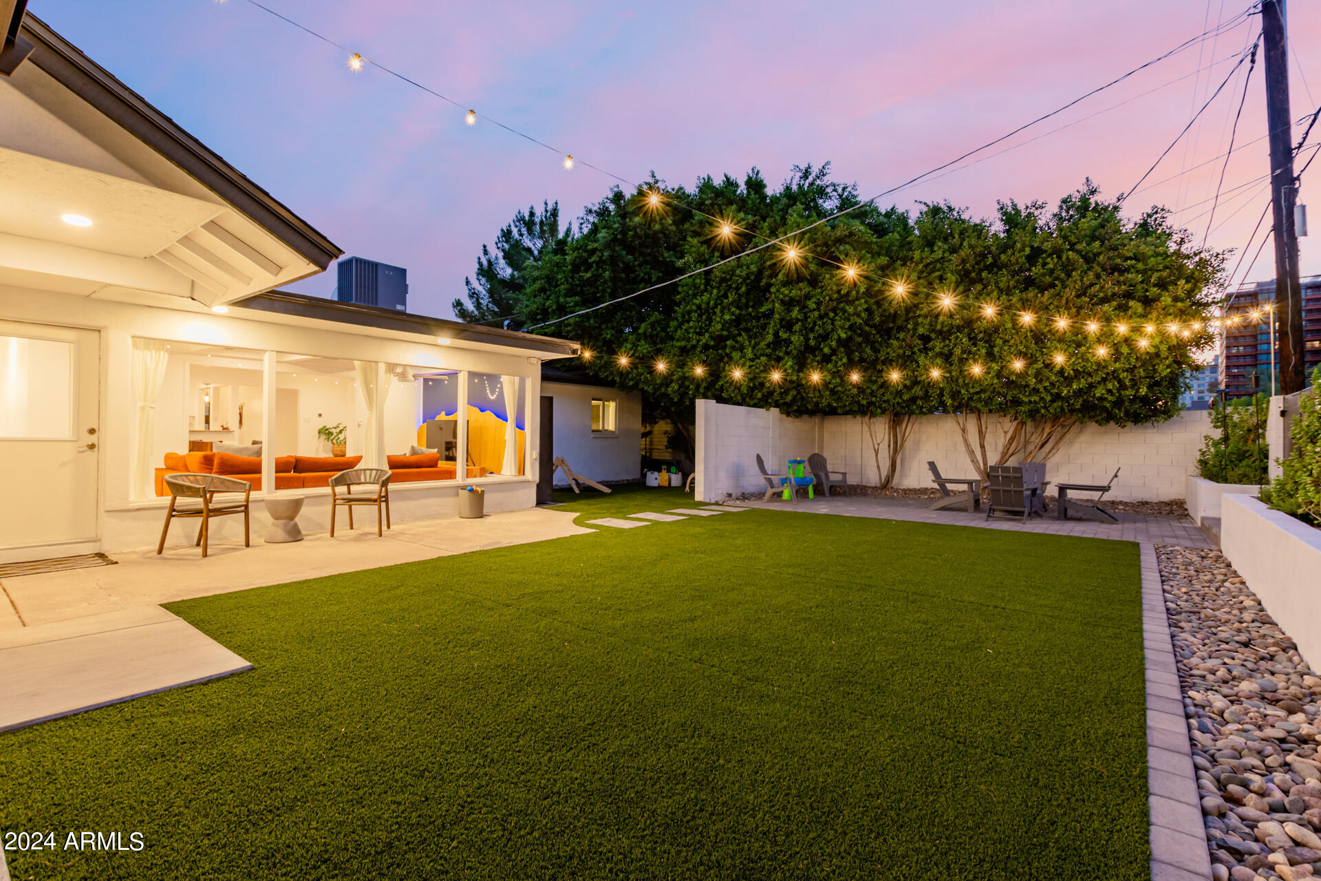 2446 E PIERSON Street