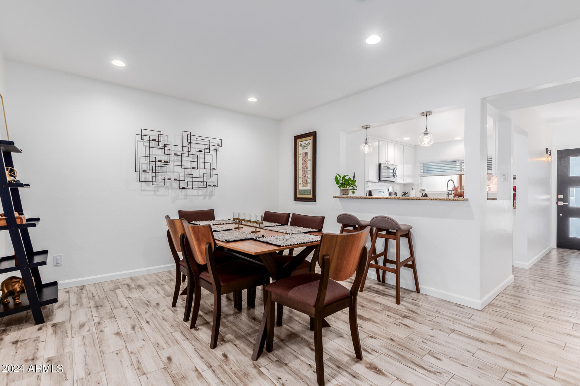 2446 E PIERSON Street