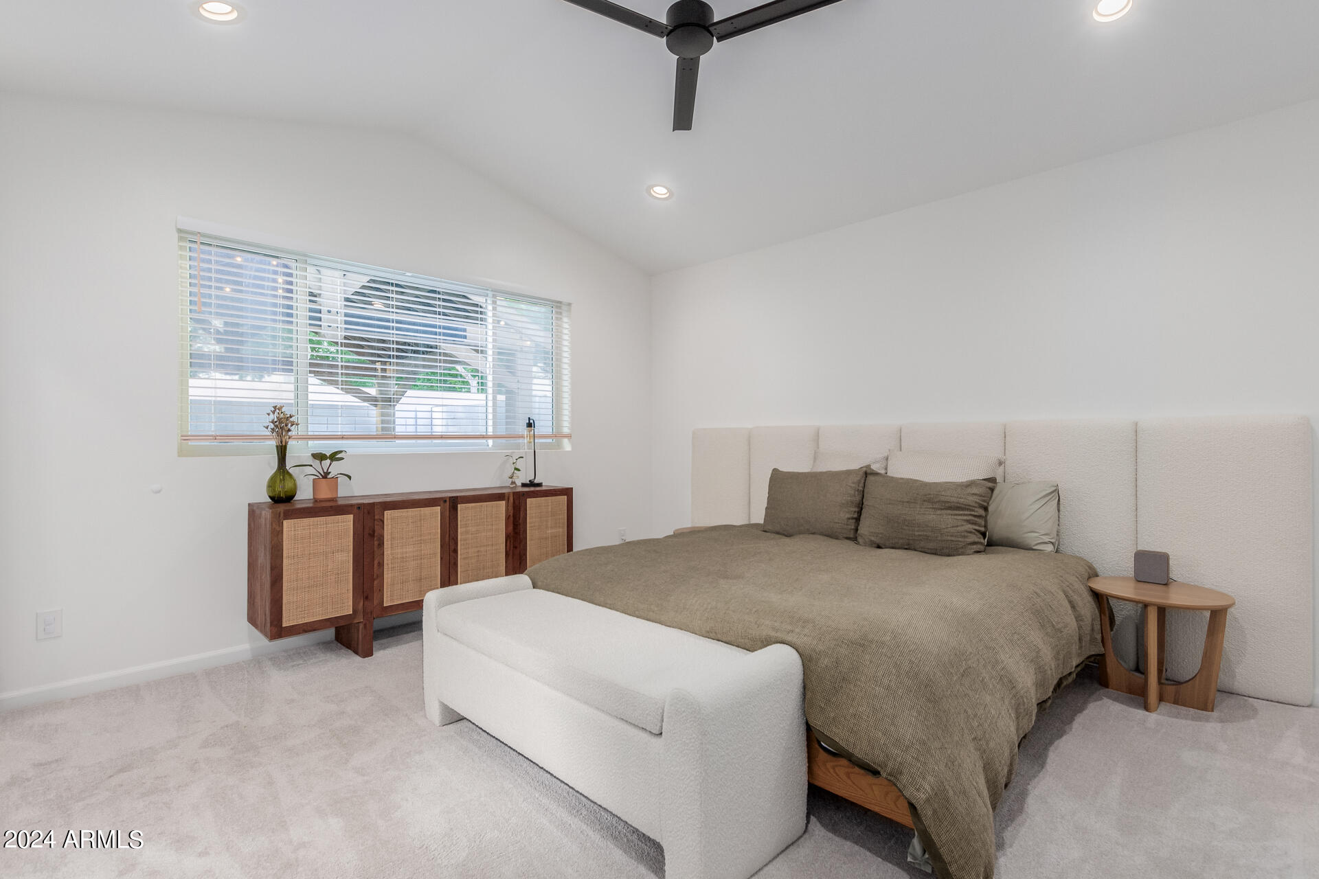 2446 E PIERSON Street