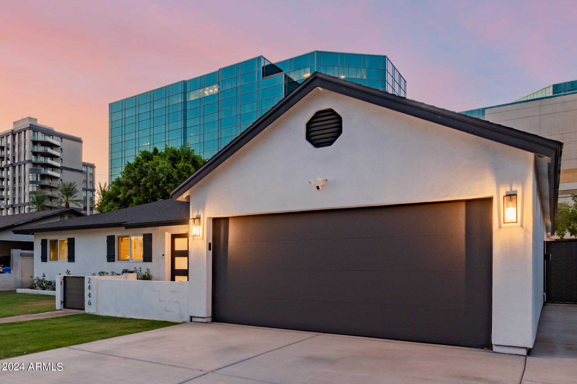 2446 E PIERSON Street