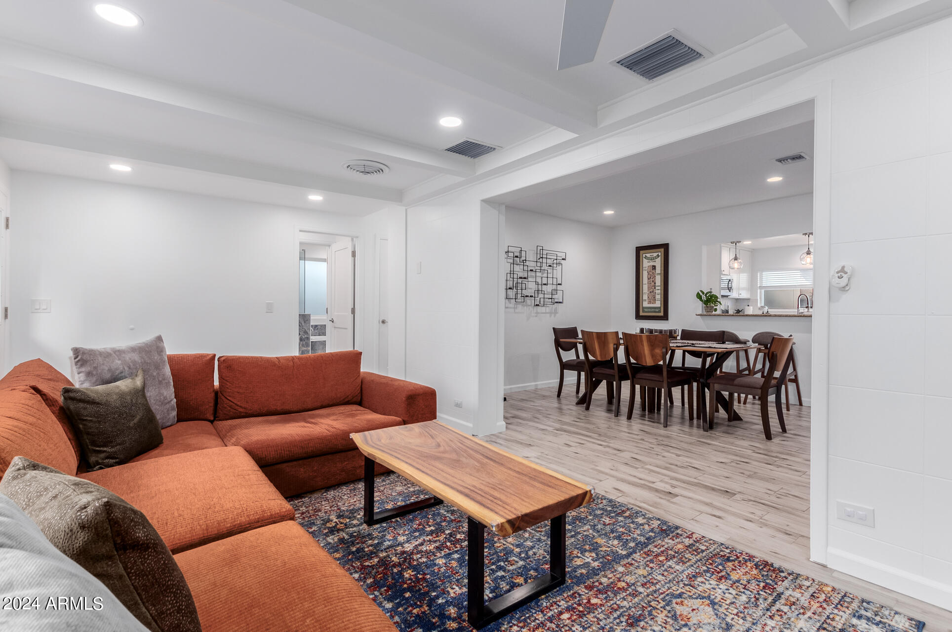 2446 E PIERSON Street