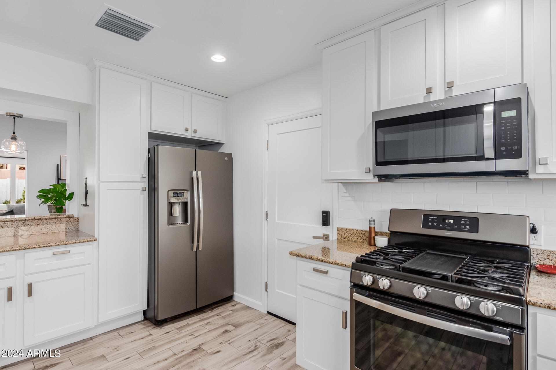 2446 E PIERSON Street