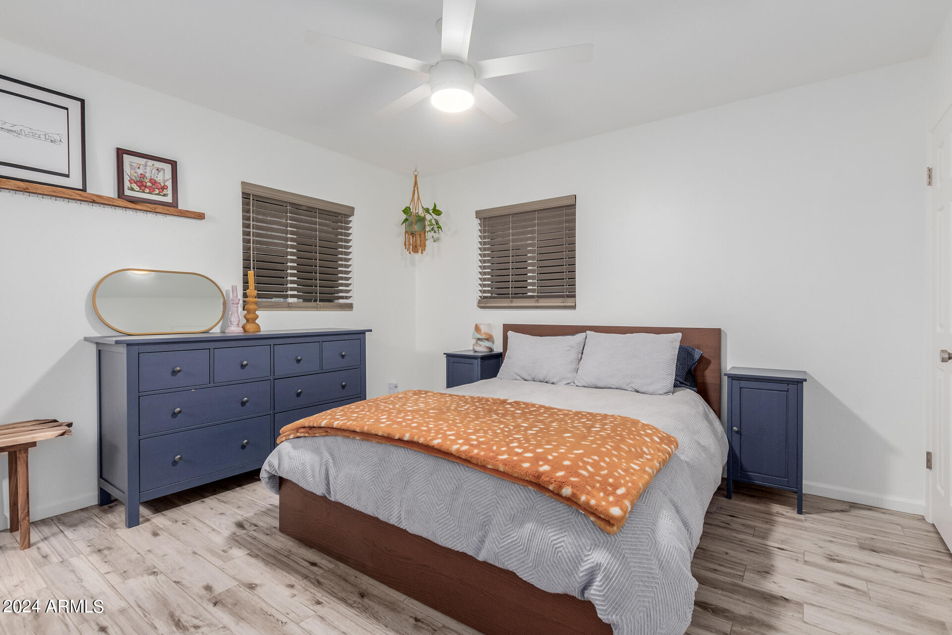 2446 E PIERSON Street