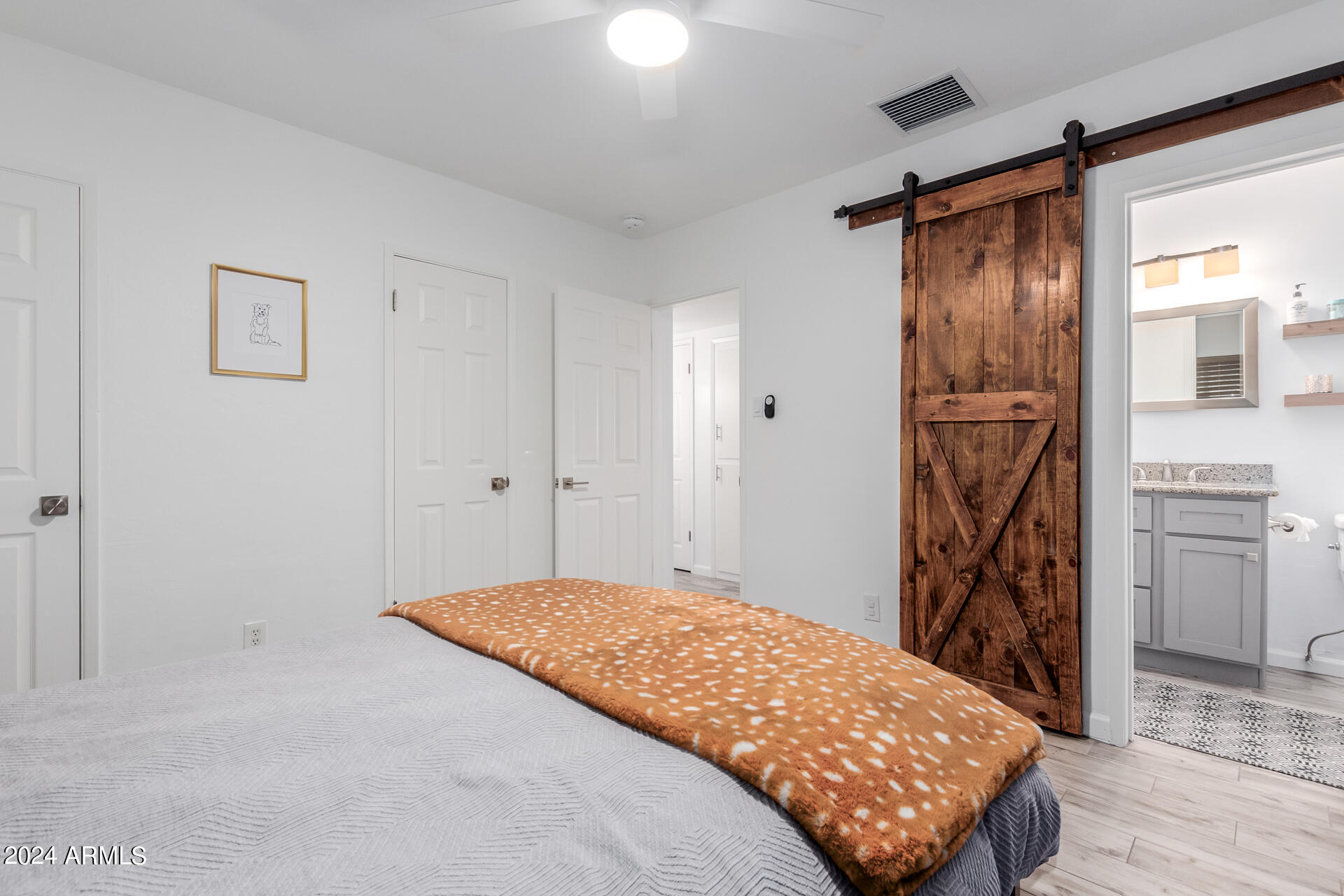 2446 E PIERSON Street