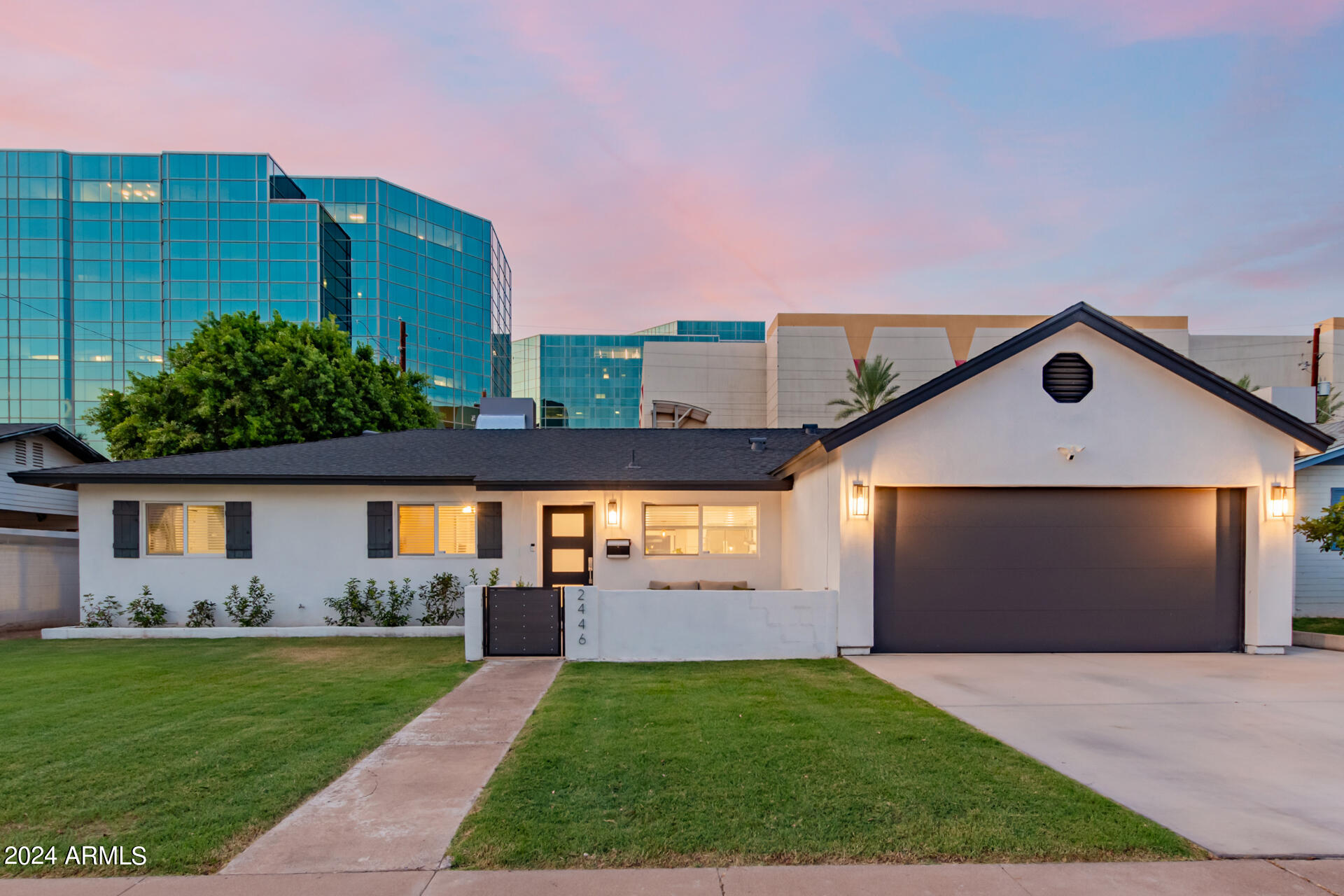 2446 E PIERSON Street