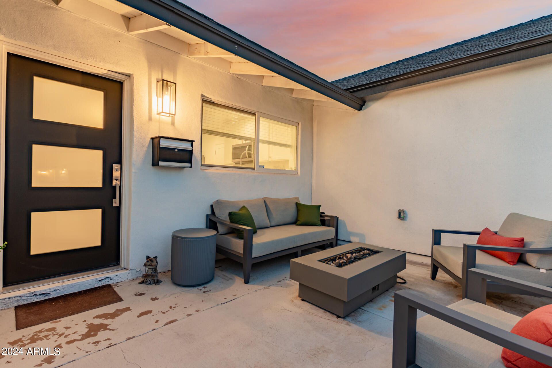 2446 E PIERSON Street