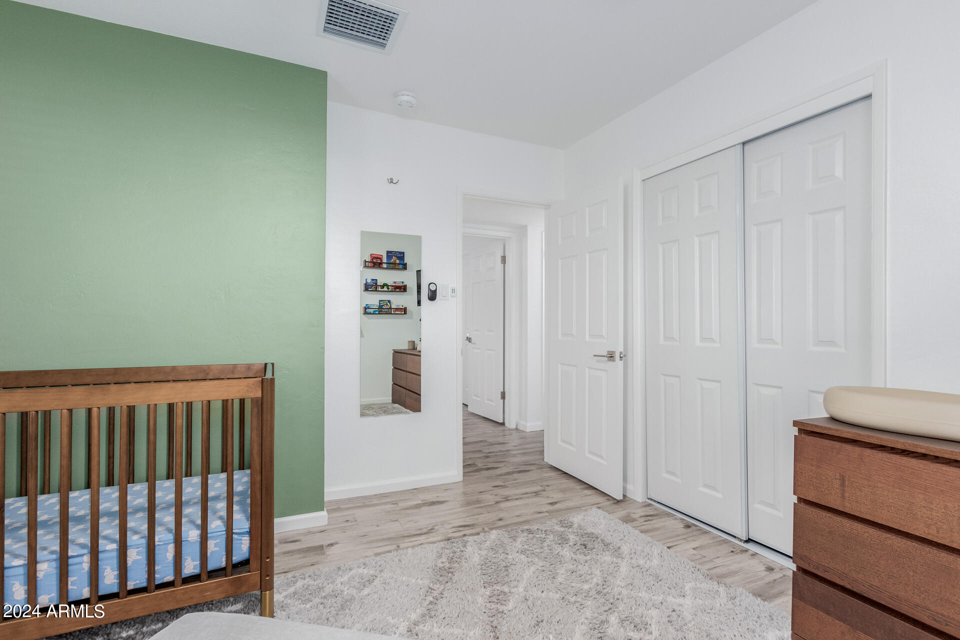 2446 E PIERSON Street