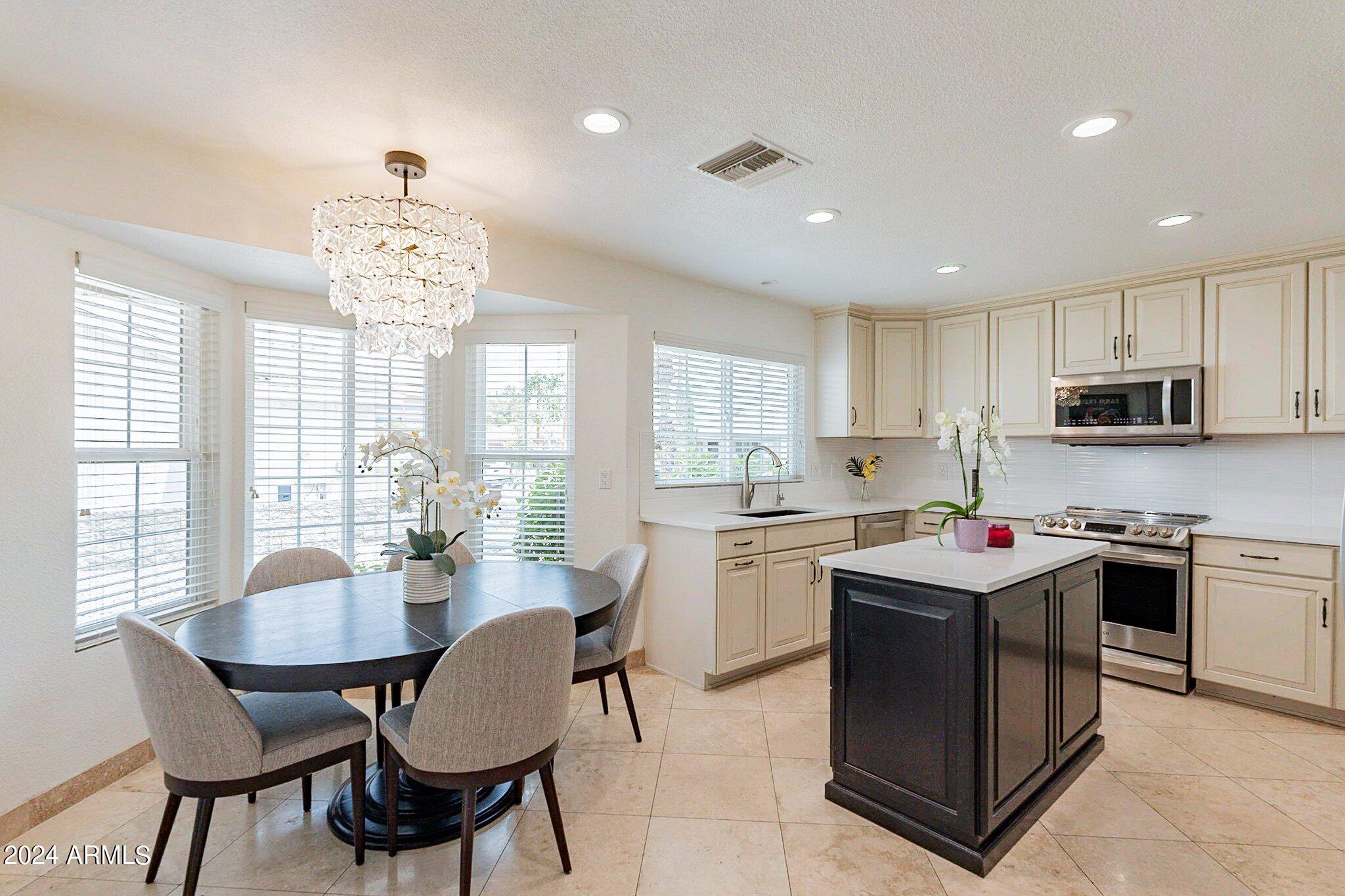 6866 E KATHLEEN Road