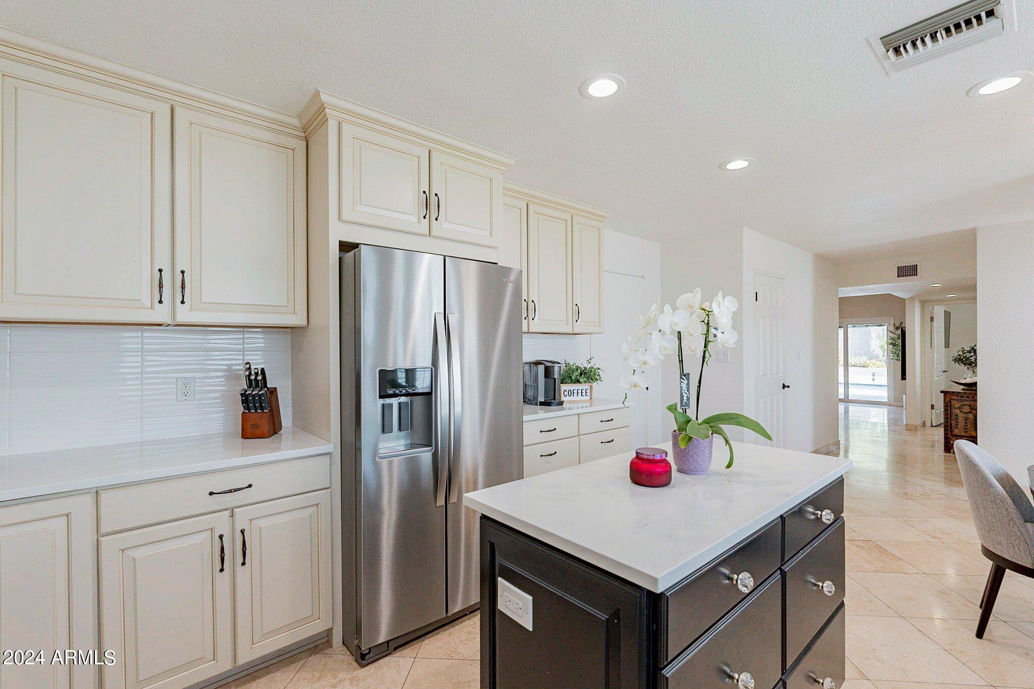 6866 E KATHLEEN Road