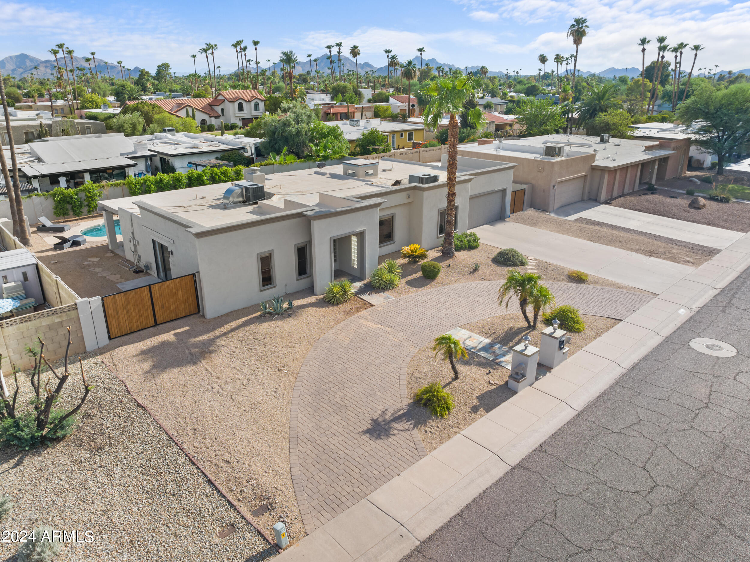 6639 E SHARON Drive