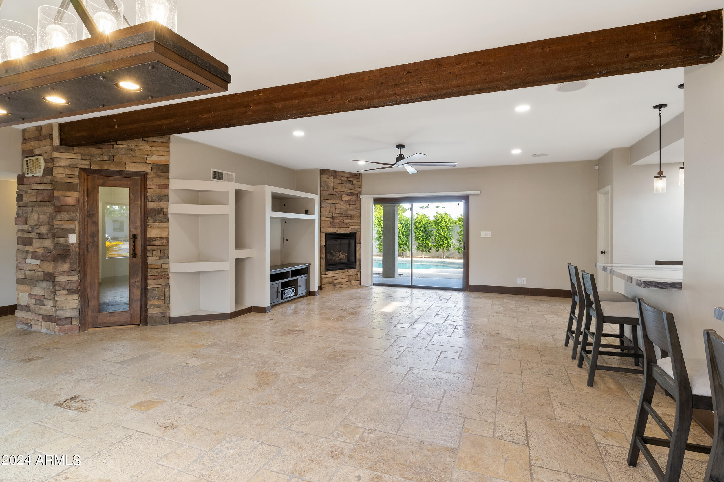 6639 E SHARON Drive