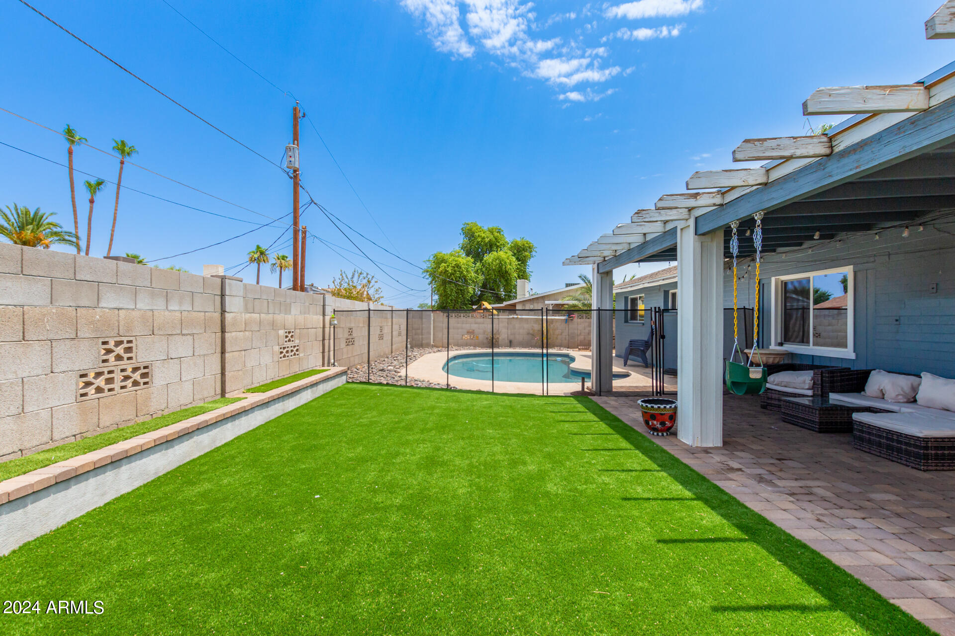4018 W SOLANO Drive