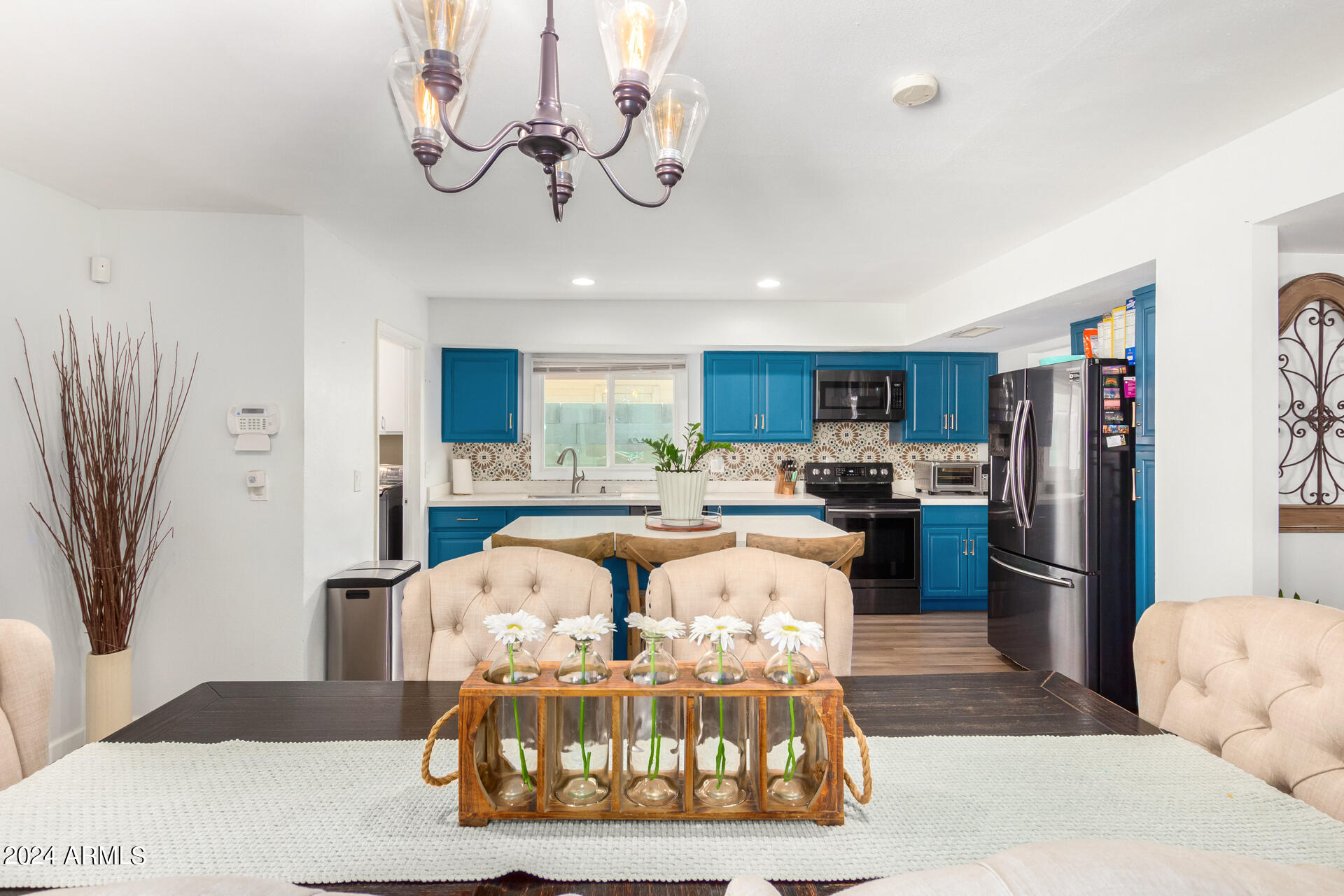 4018 W SOLANO Drive