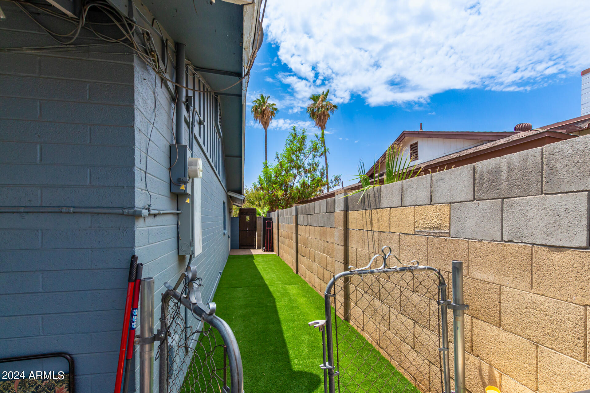 4018 W SOLANO Drive