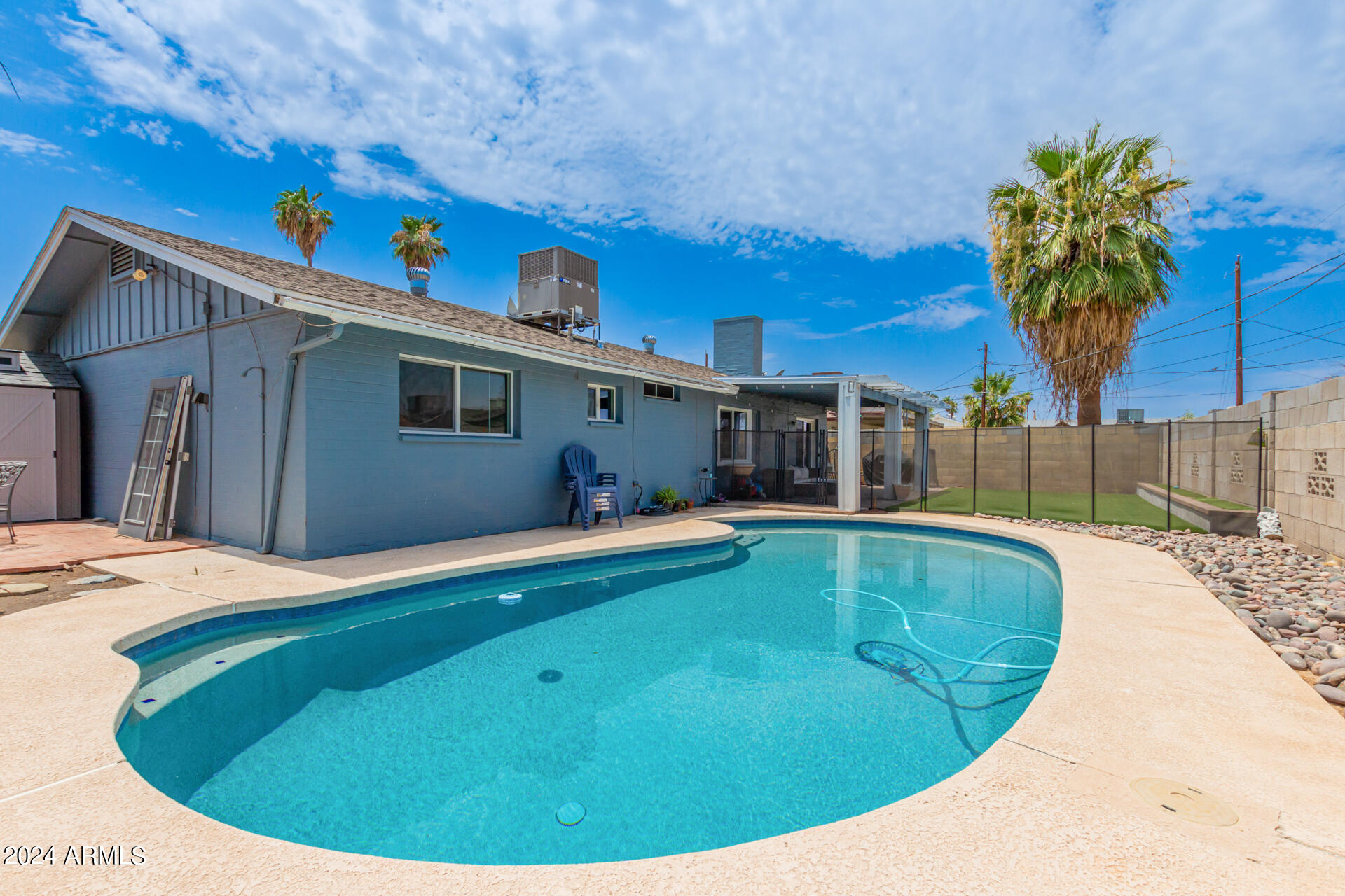 4018 W SOLANO Drive
