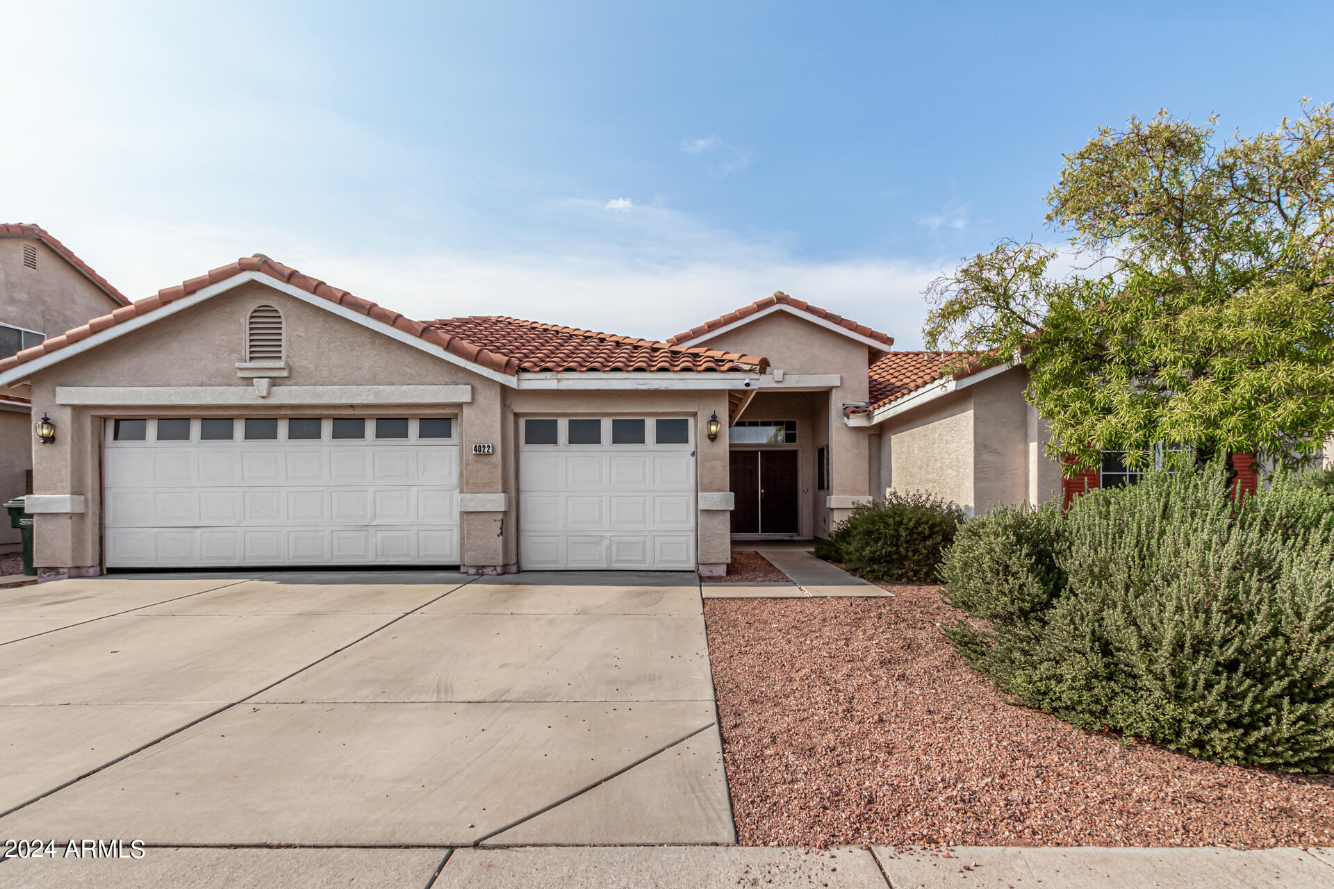 4022 W CHARTER OAK Road